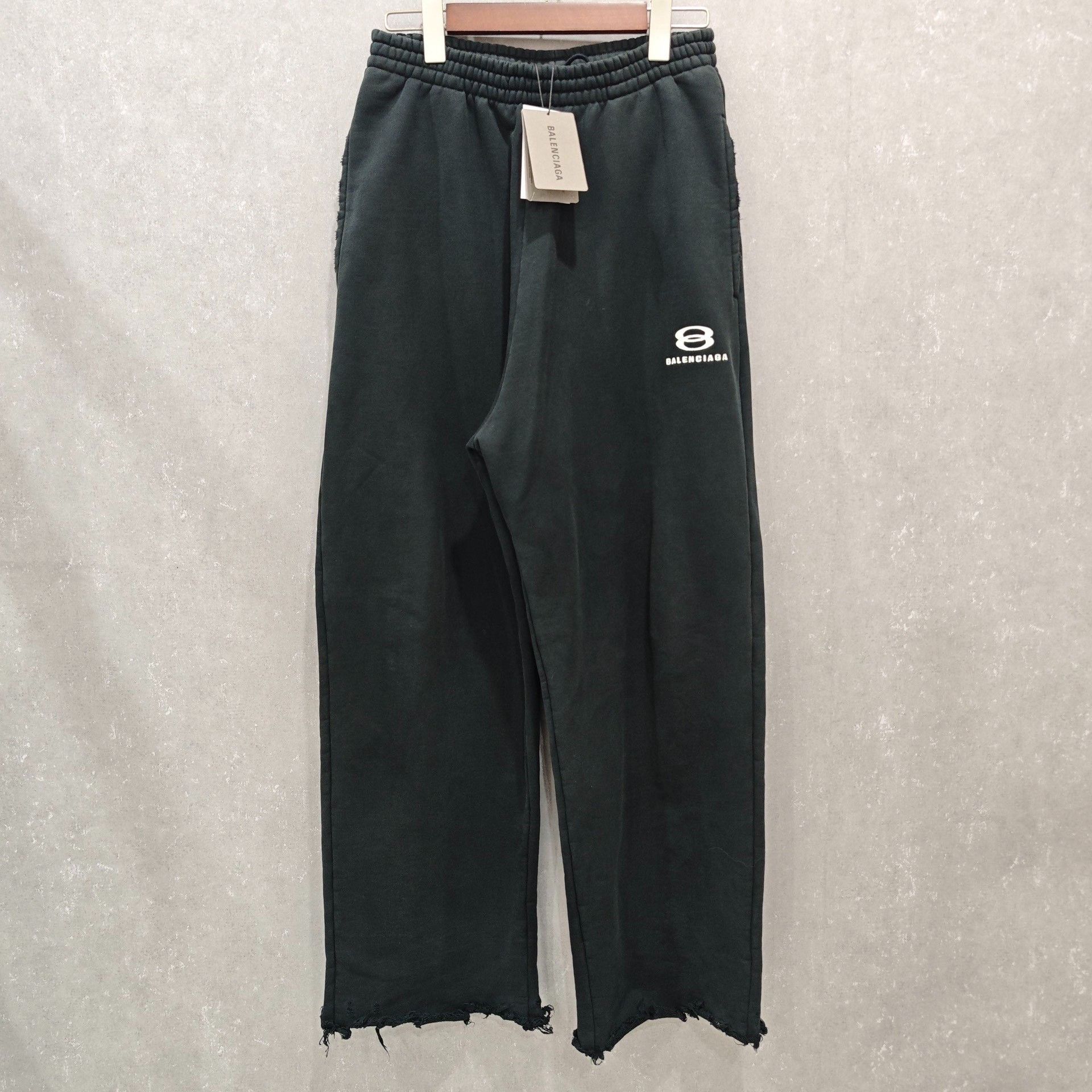 Balenciaga Balenciaga Distressed 8 Logo Sweatpants US XXS Size US 40 / EU 56 - 2 Thumbnail