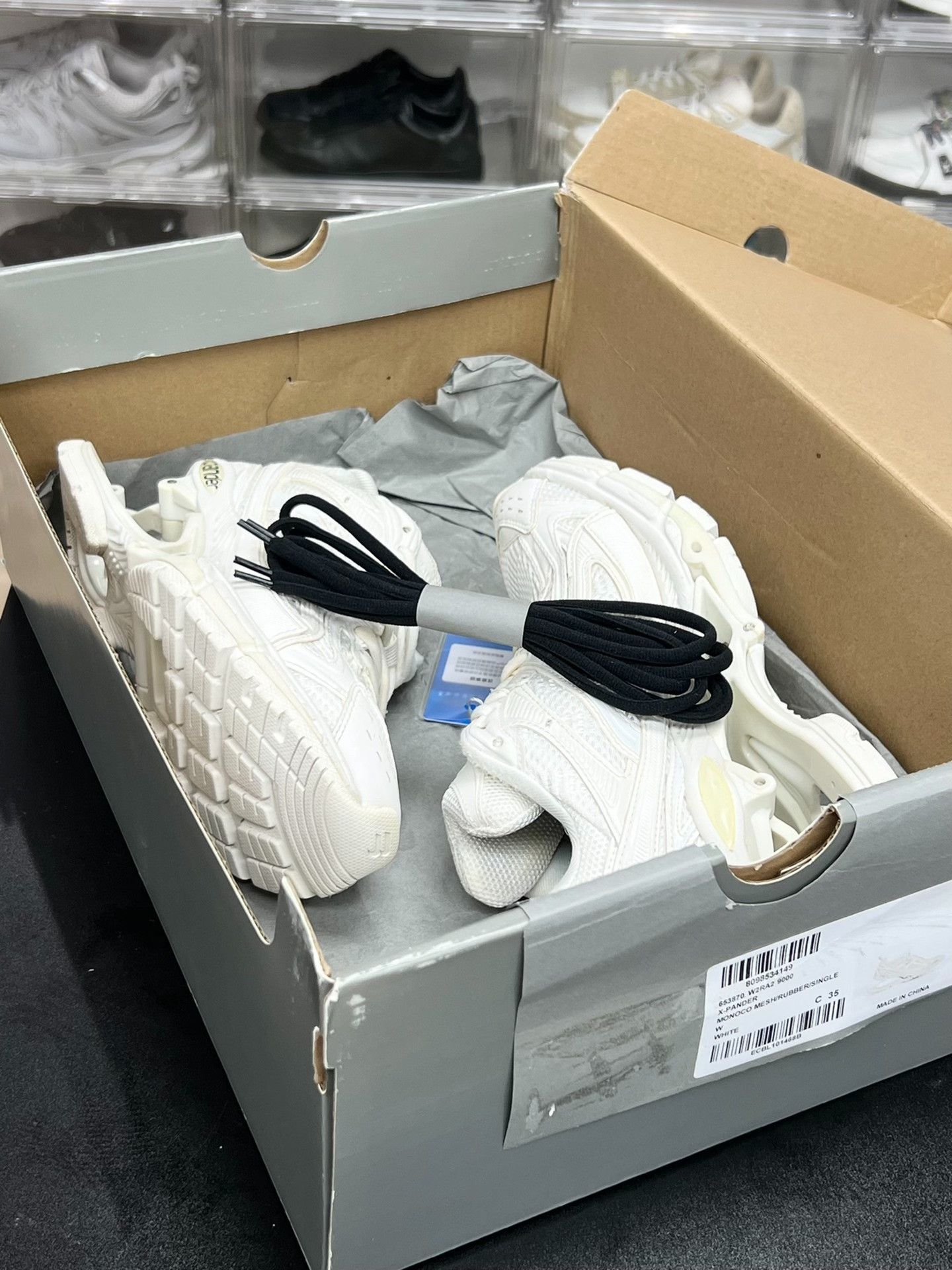 Balenciaga Balenciaga White Lowtop Sneakers us_5 Women Size US 5 / IT 35 - 9 Thumbnail