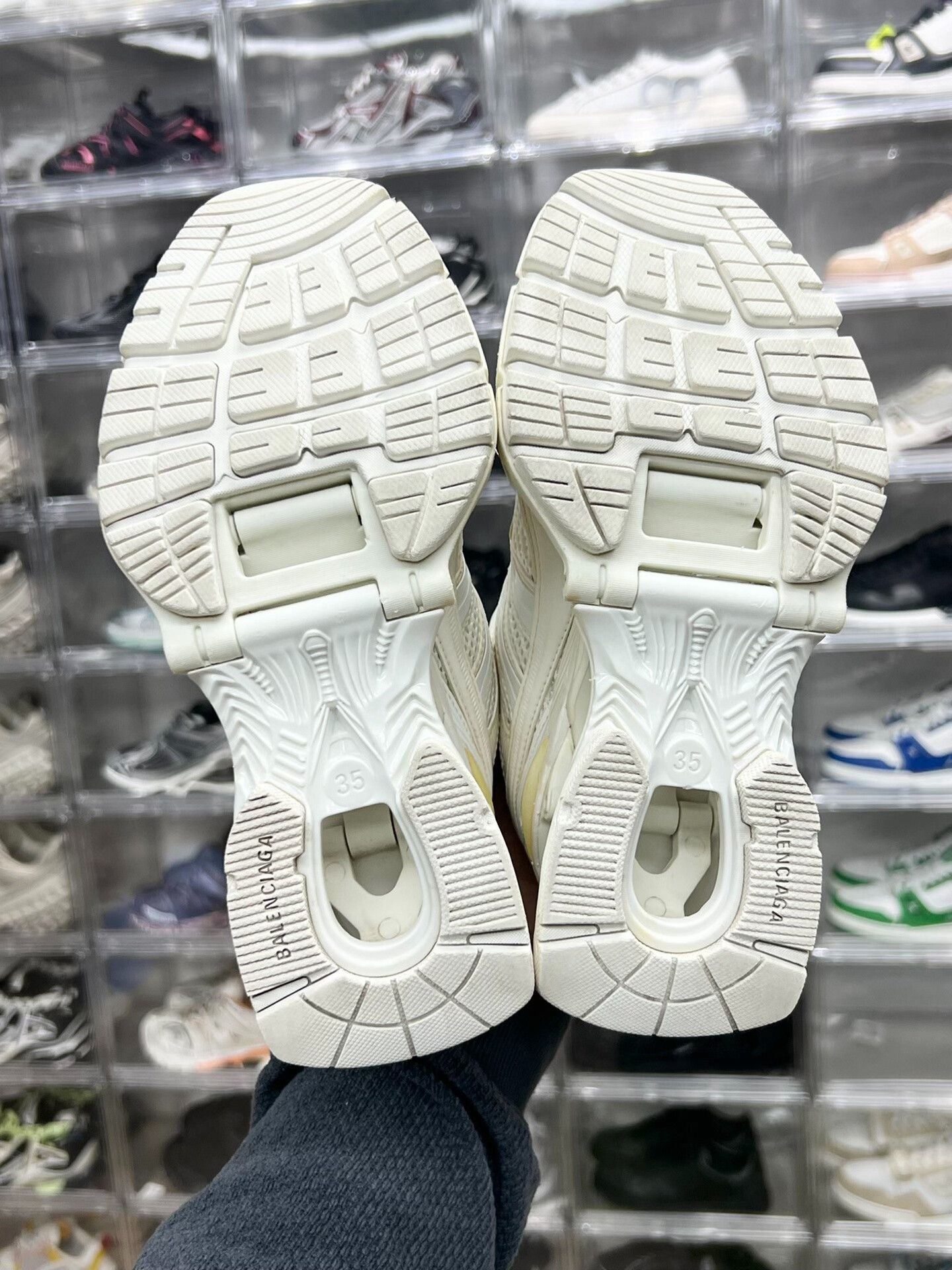 Balenciaga Balenciaga White Lowtop Sneakers us_5 Women Size US 5 / IT 35 - 8 Thumbnail