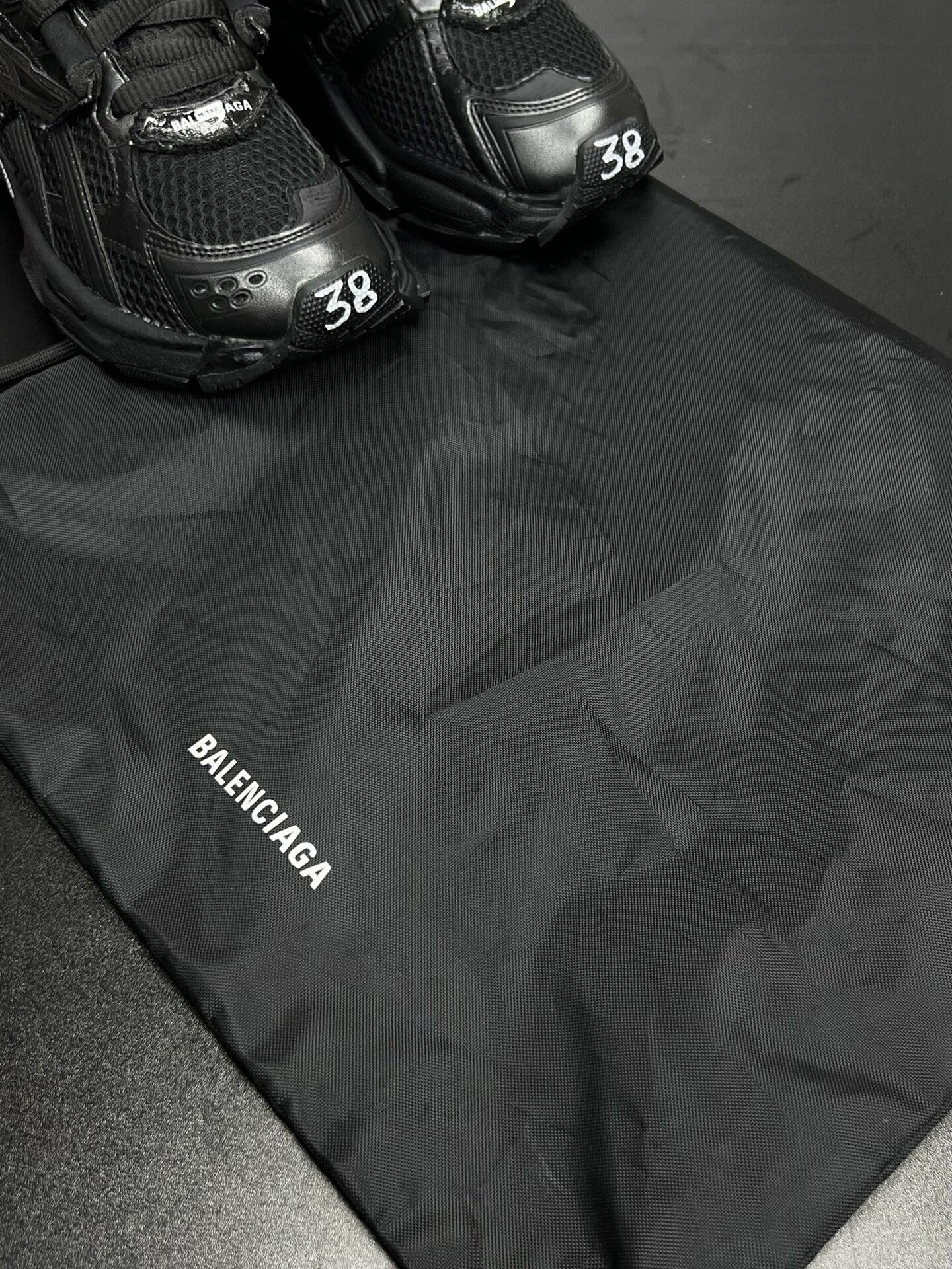 Balenciaga Balenciaga Running Black Lowtop Sneakers us_8 Women Size US 8 / IT 38 - 9 Thumbnail