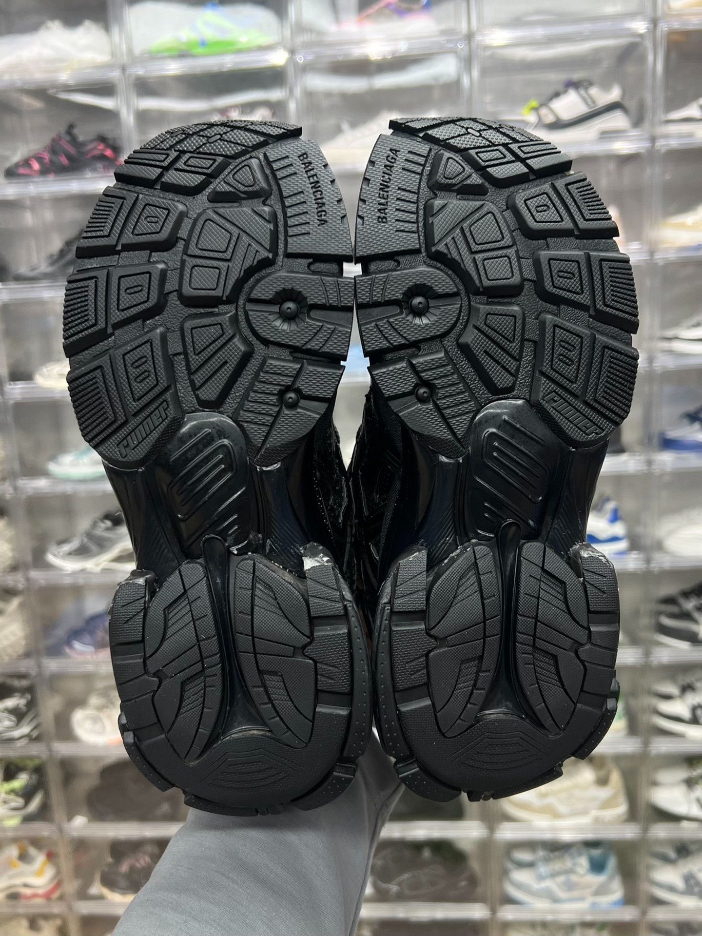 Balenciaga Balenciaga Running Black Lowtop Sneakers us_8 Women Size US 8 / IT 38 - 8 Thumbnail