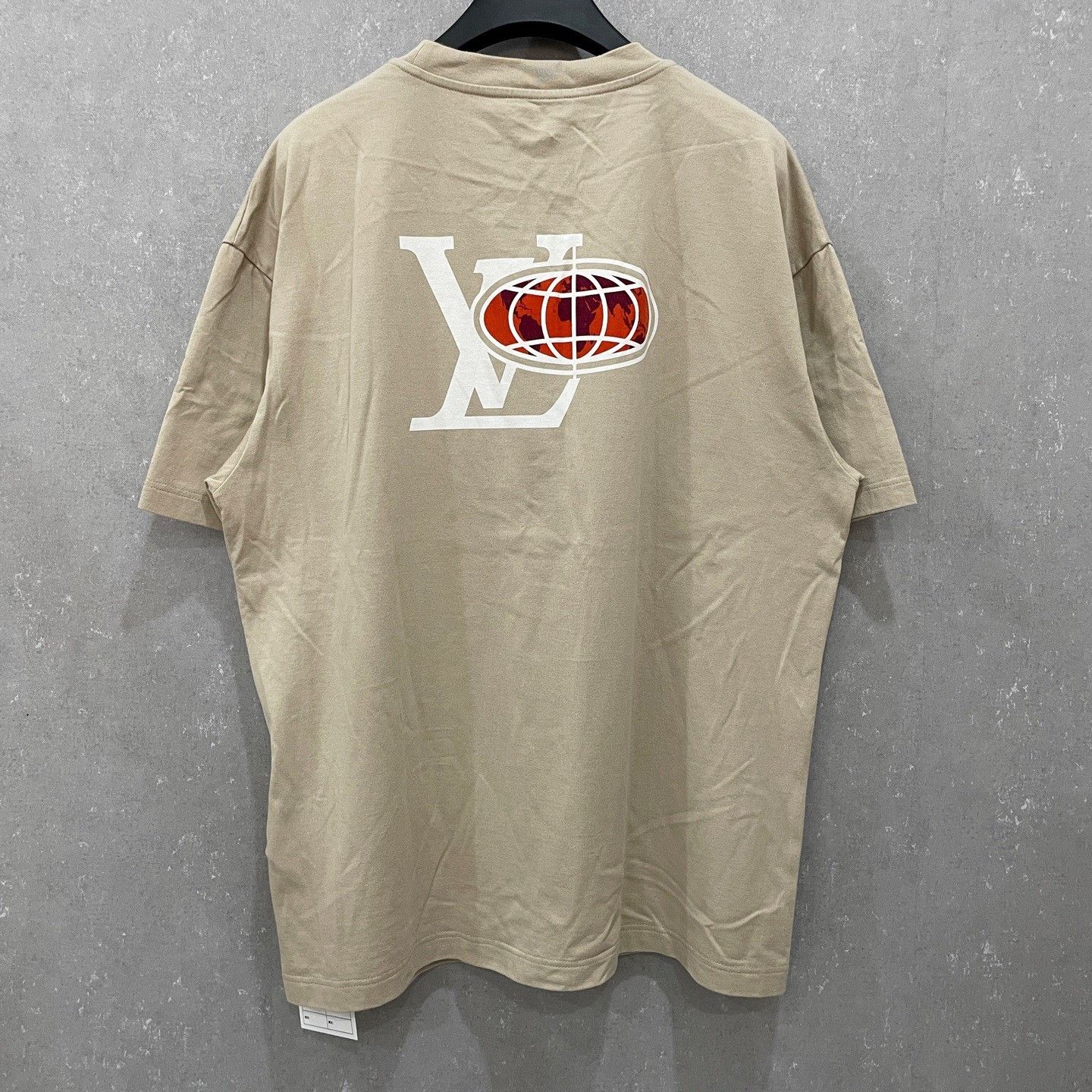Louis Vuitton Louis Vuitton World Map Rhinestone T-Shirt Size M Size US M / EU 48-50 / 2 - 6 Thumbnail