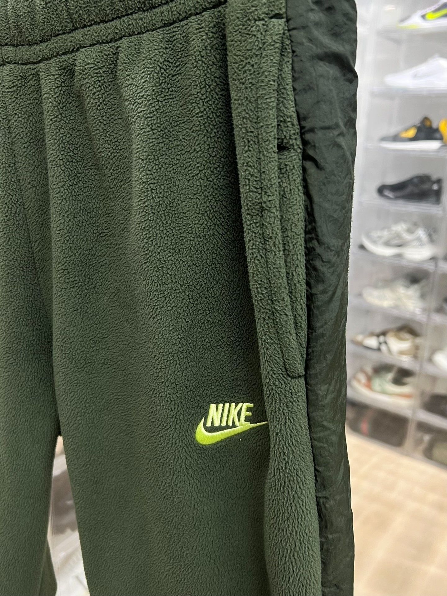 Nike Nike Casual Embroidered Green Casual Pants 32 Men Size US 32 / EU 48 - 2 Thumbnail
