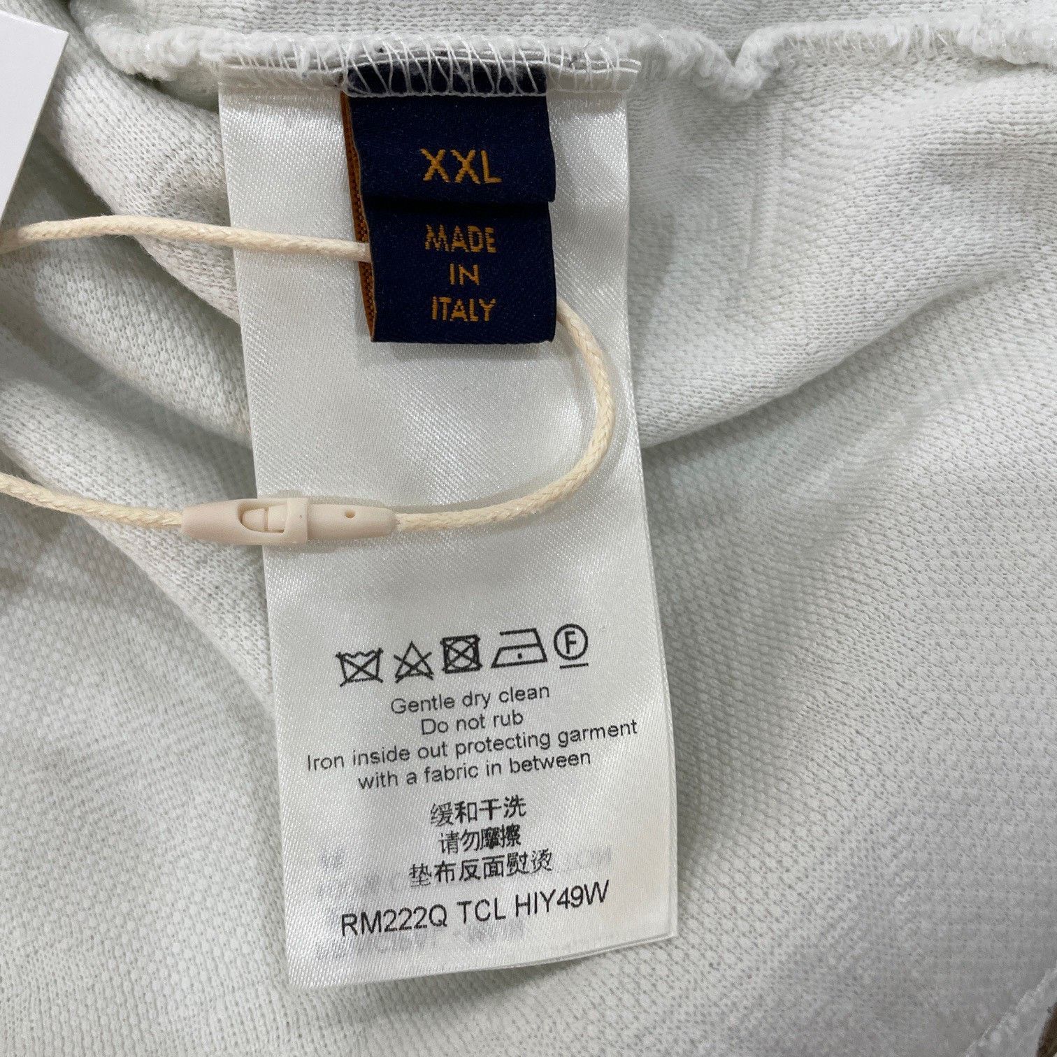 Louis Vuitton Louis Vuitton Monogram Debossed T-Shirt XXL Size US XXL / EU 58 / 5 - 5 Thumbnail