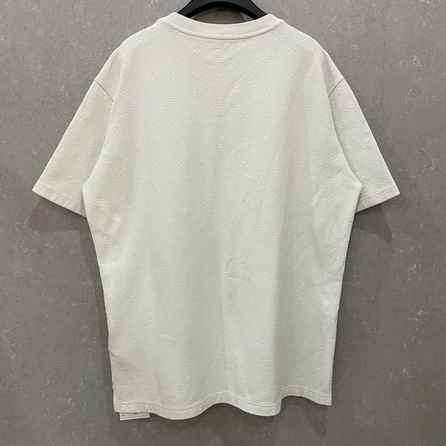 Louis Vuitton Louis Vuitton Monogram Debossed T-Shirt XXL Size US XXL / EU 58 / 5 - 3 Thumbnail