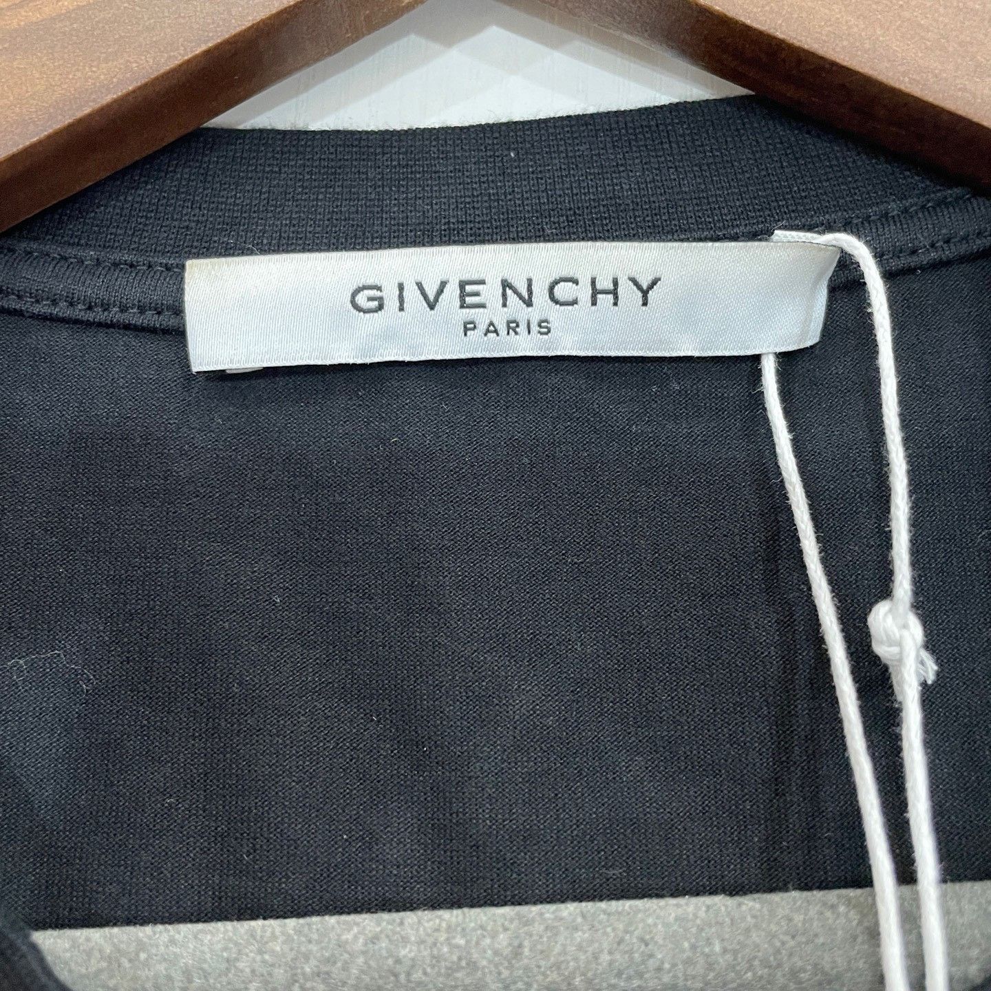 Givenchy Givenchy Logo Print T-Shirt L Size US L / EU 52-54 / 3 - 4 Thumbnail