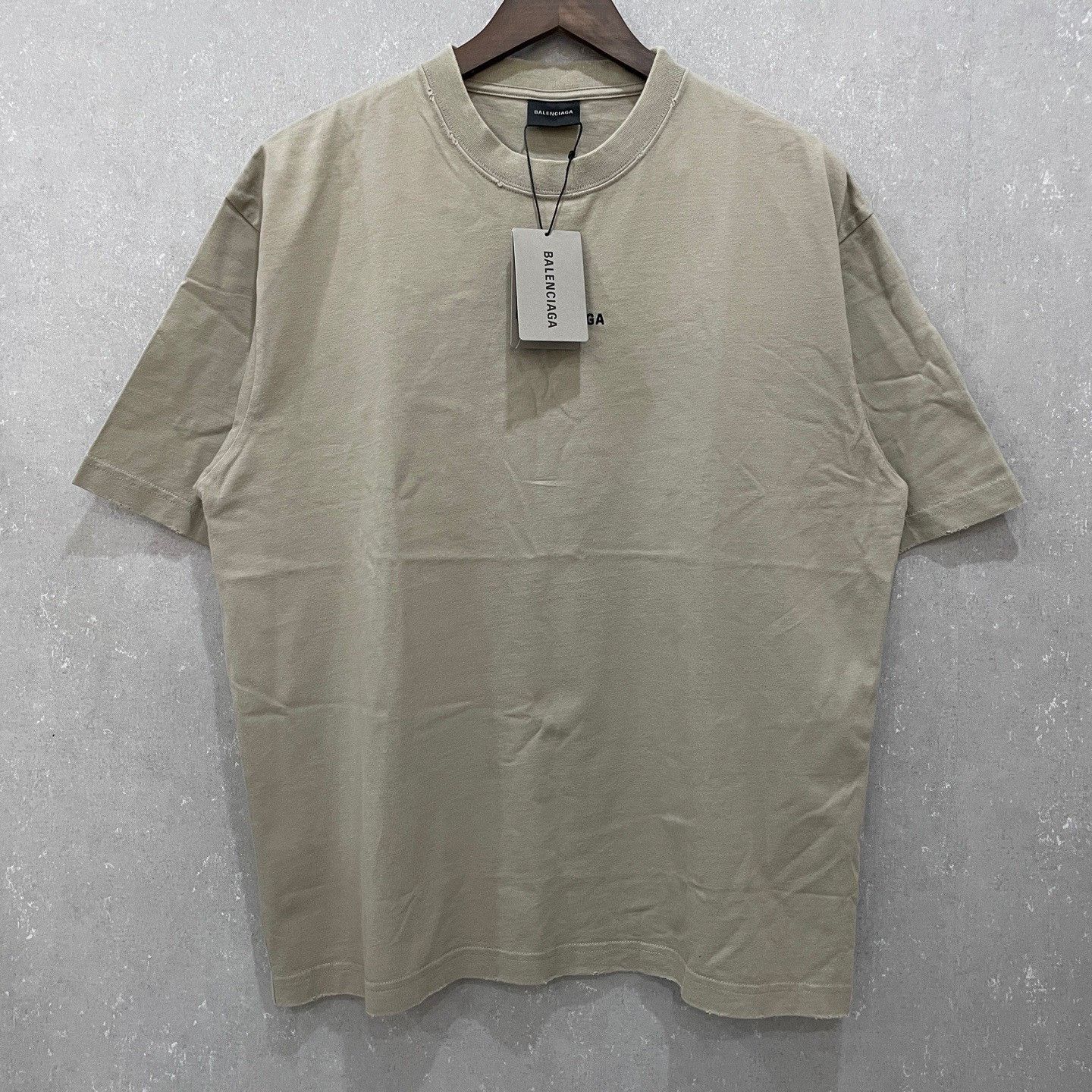 Balenciaga Balenciaga Back Logo Short Sleeve T-Shirt Size L Size US L / EU 52-54 / 3 - 2 Thumbnail