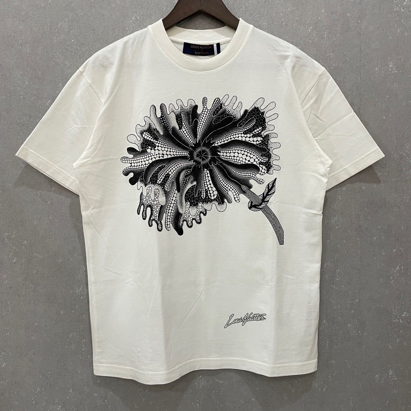 Louis Vuitton Louis Vuitton x Yayoi Kusama Flower T-Shirt S Size US S / EU 44-46 / 1 - 2 Thumbnail