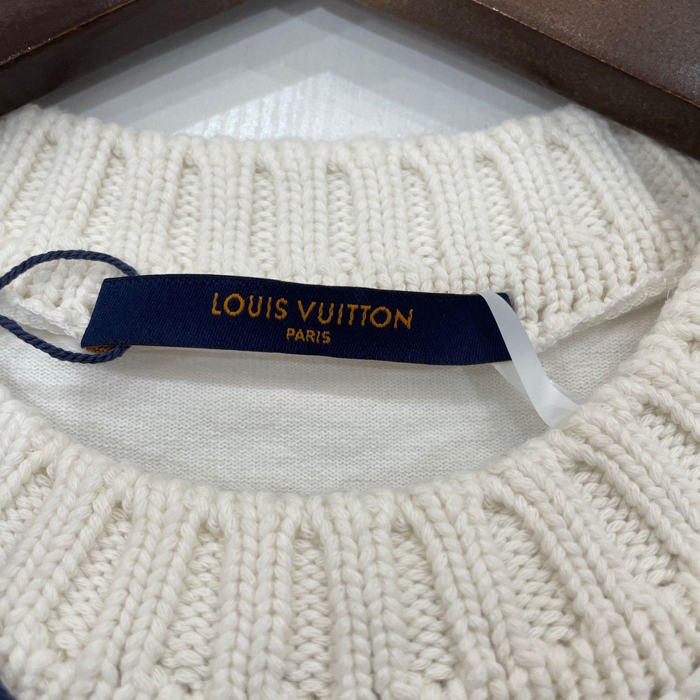 Louis Vuitton Louis Vuitton Logo Embroidery T-Shirt Size S Size US S / EU 44-46 / 1 - 4 Thumbnail