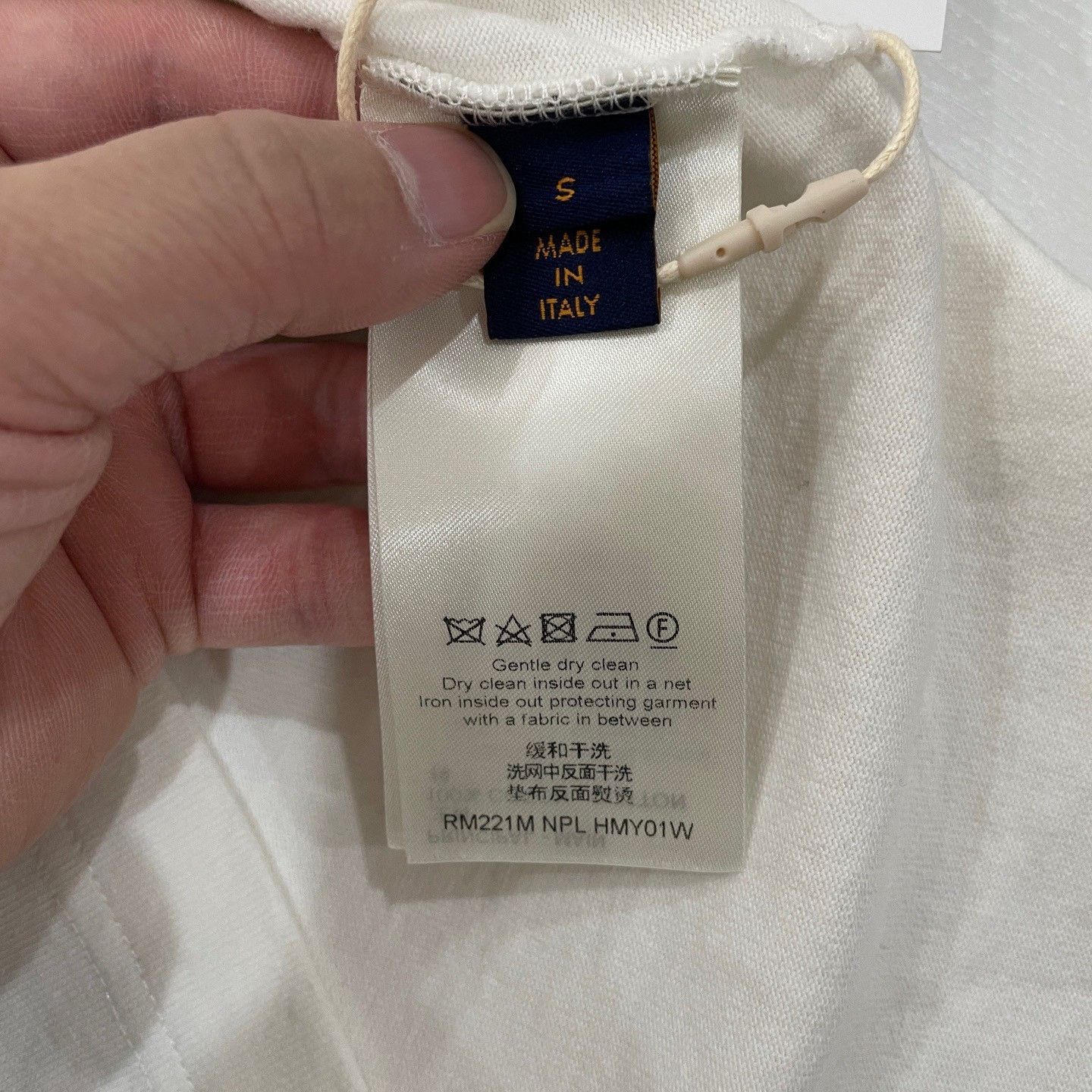 Louis Vuitton Louis Vuitton Logo Embroidery T-Shirt Size S Size US S / EU 44-46 / 1 - 5 Thumbnail