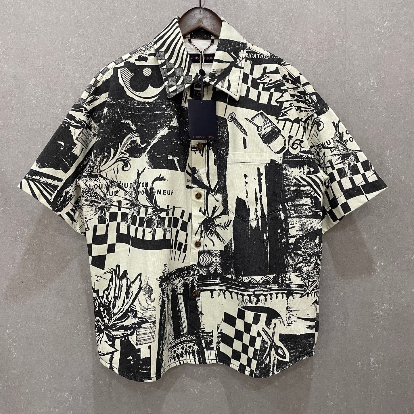 Louis Vuitton Louis Vuitton Tool Graphic Denim Shirt Size M Size US M / EU 48-50 / 2 - 2 Thumbnail