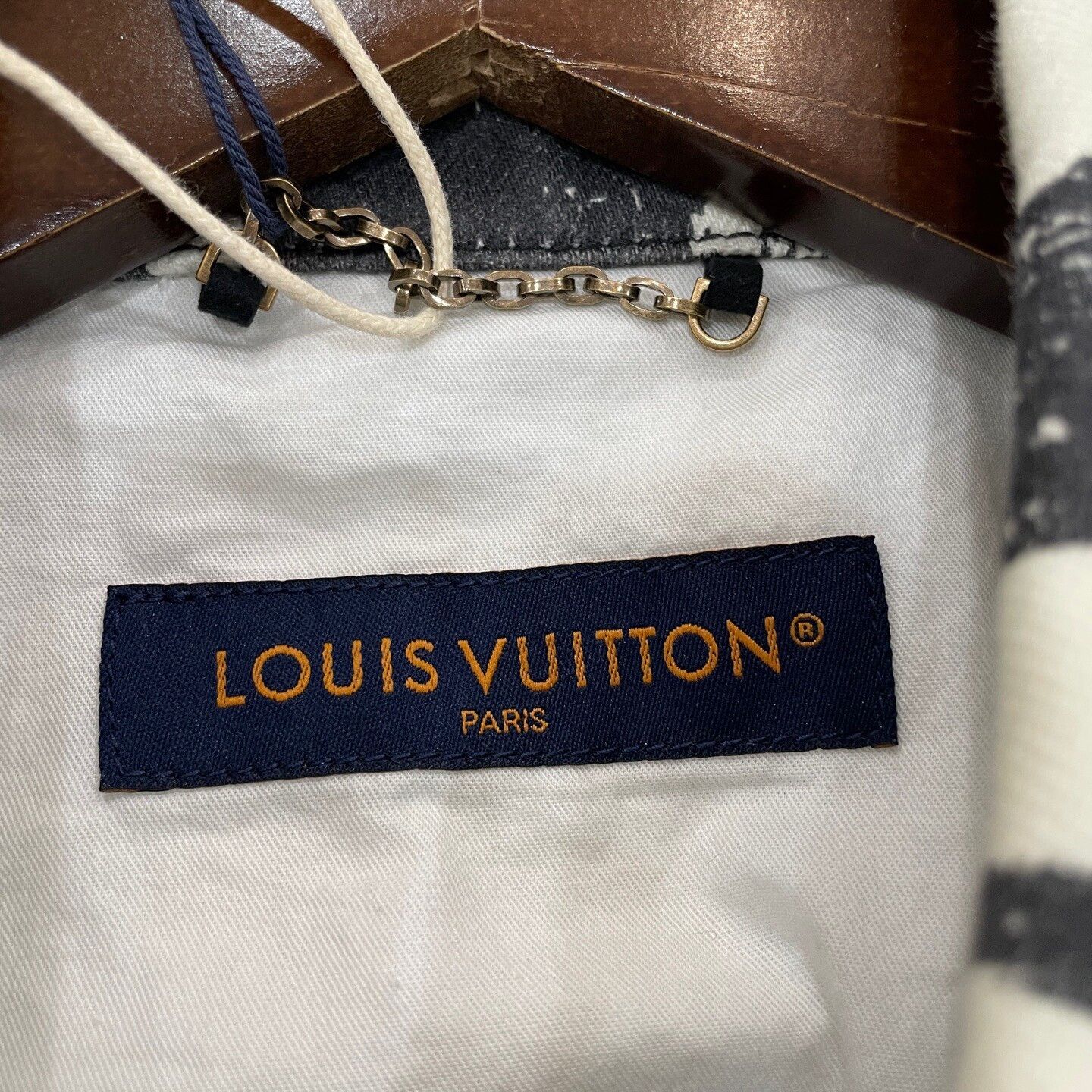 Louis Vuitton Louis Vuitton Tool Graphic Denim Shirt Size M Size US M / EU 48-50 / 2 - 4 Thumbnail
