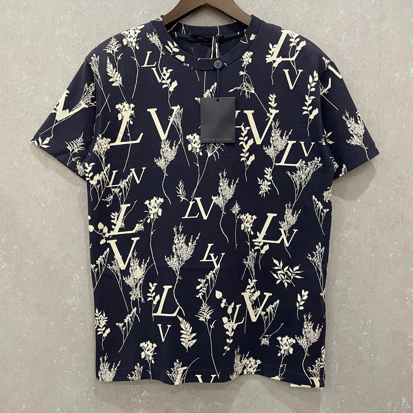 Louis Vuitton Louis Vuitton Floral LV Logo T-Shirt S Size US S / EU 44-46 / 1 - 2 Thumbnail