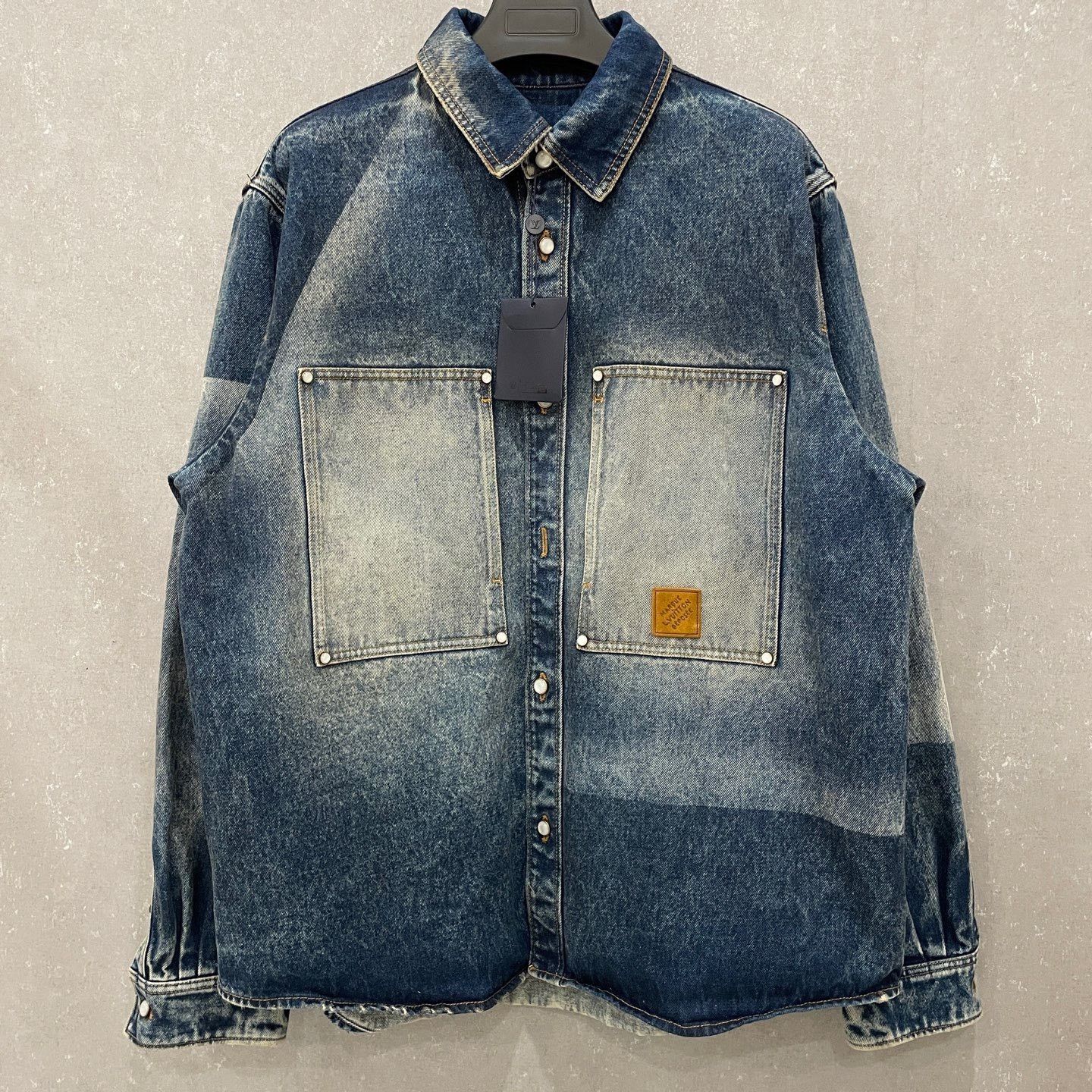 Louis Vuitton Louis Vuitton Washed Denim Logo Shirt XXL Size US XXL / EU 58 / 5 - 2 Thumbnail