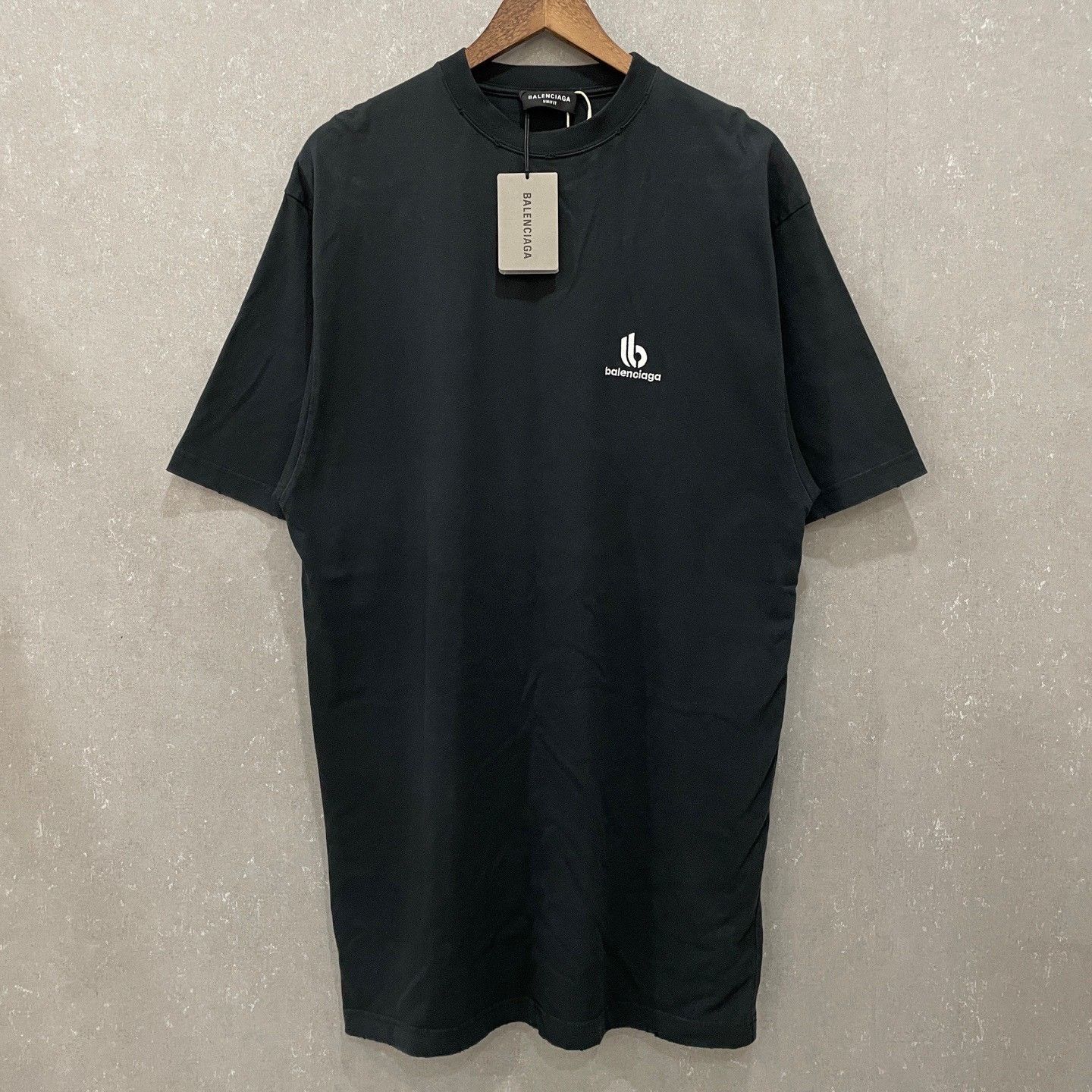 Balenciaga Balenciaga Embroidered Unifit T-Shirt Size 3 Size US L / EU 52-54 / 3 - 2 Thumbnail