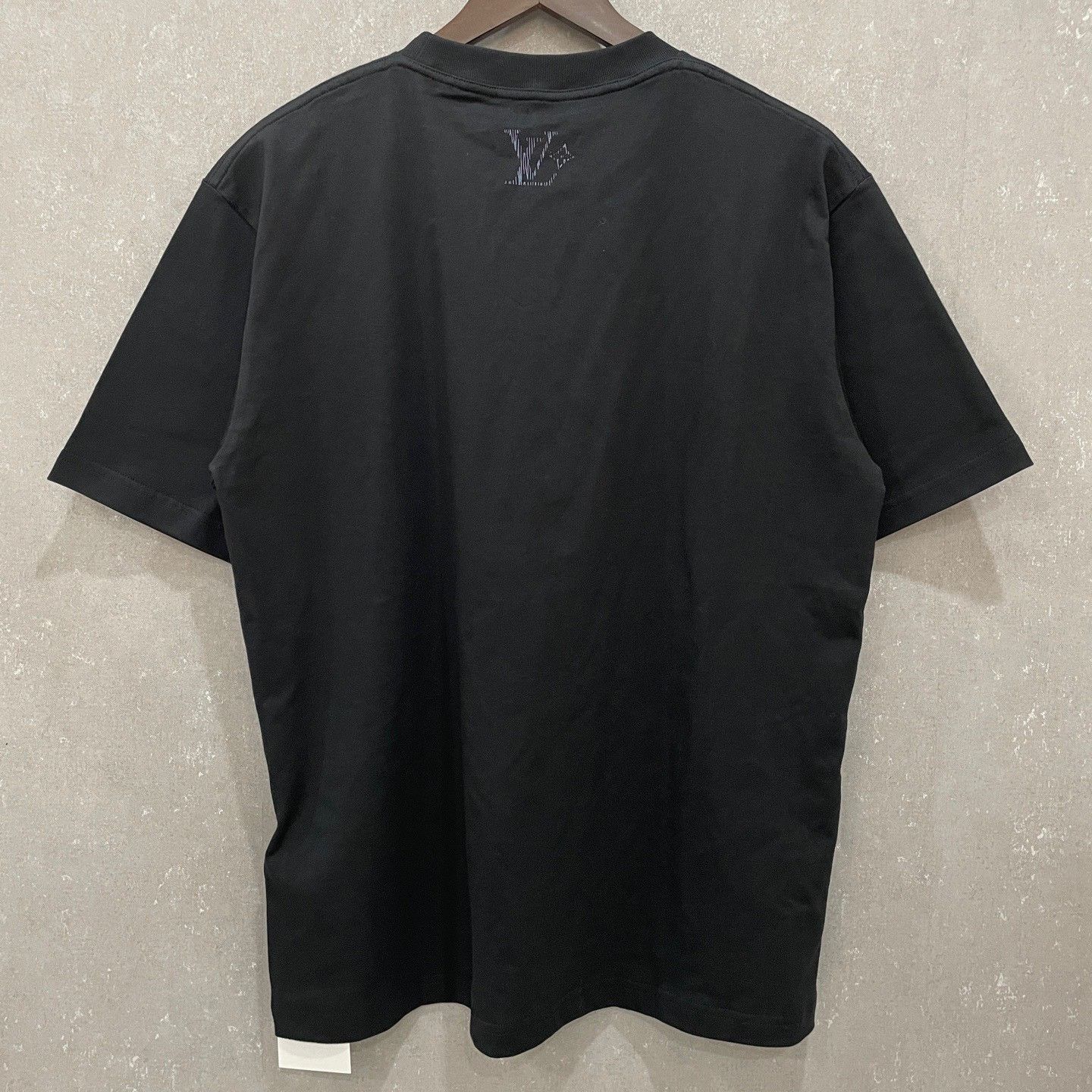 Louis Vuitton Louis Vuitton Gradient Logo Print T-Shirt L Size US L / EU 52-54 / 3 - 4 Thumbnail