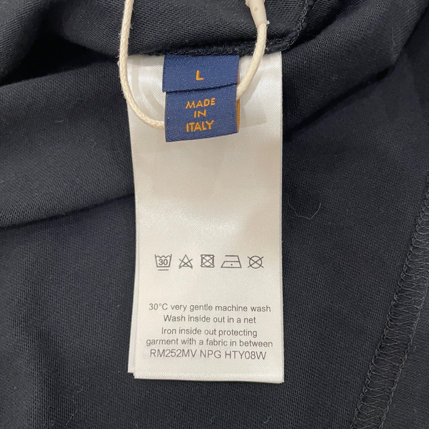 Louis Vuitton Louis Vuitton Gradient Logo Print T-Shirt L Size US L / EU 52-54 / 3 - 6 Thumbnail