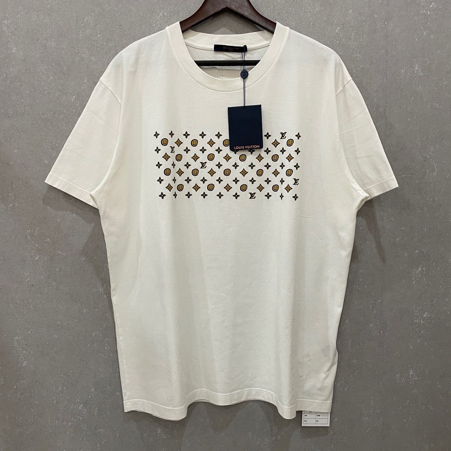 Louis Vuitton Louis Vuitton x CPFM Smiley Monogram T-Shirt 4XL Size US XXL / EU 58 / 5 - 2 Thumbnail