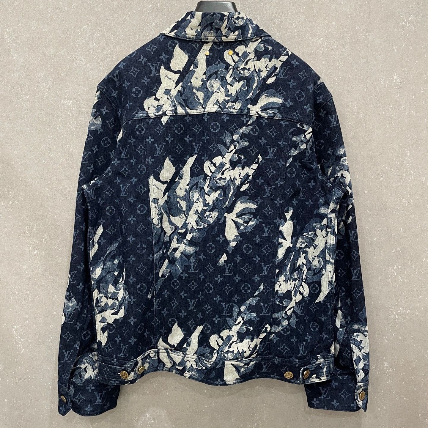 Louis Vuitton Louis Vuitton Tie-Dye Monogram Denim Jacket Size 48 Size US M / EU 48-50 / 2 - 6 Thumbnail