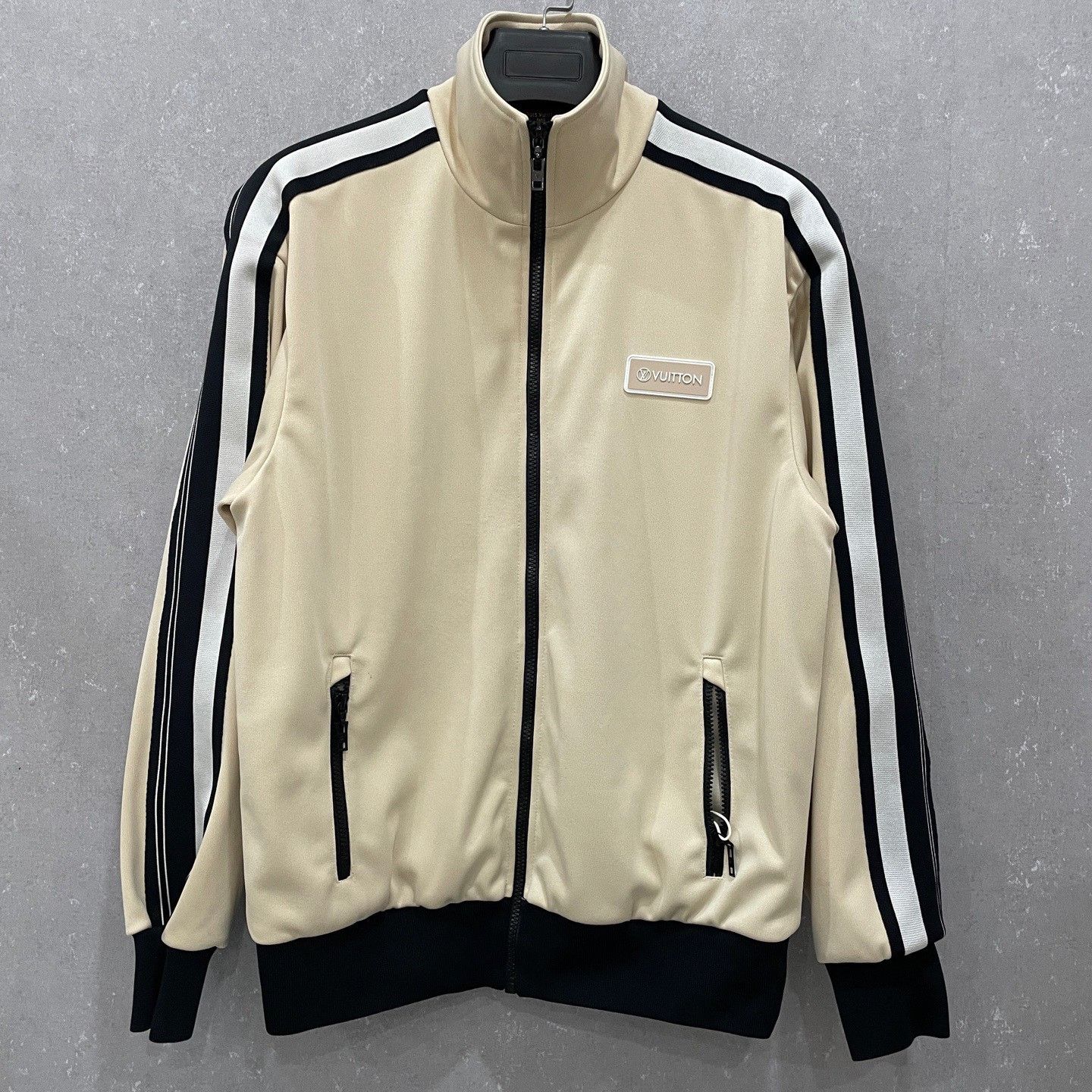 Louis Vuitton Louis Vuitton Striped Logo Track Jacket Size M Size US M / EU 48-50 / 2 - 3 Thumbnail