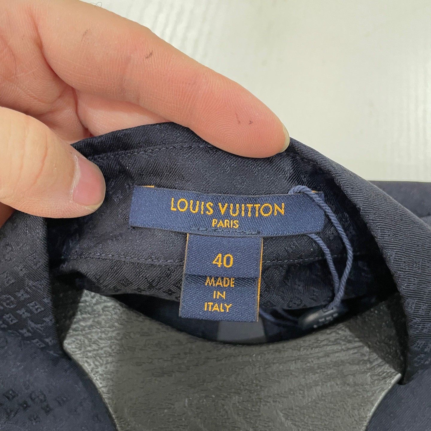 Louis Vuitton Louis Vuitton Monogram Silk Shirt Size 40 Size US M / EU 48-50 / 2 - 4 Thumbnail