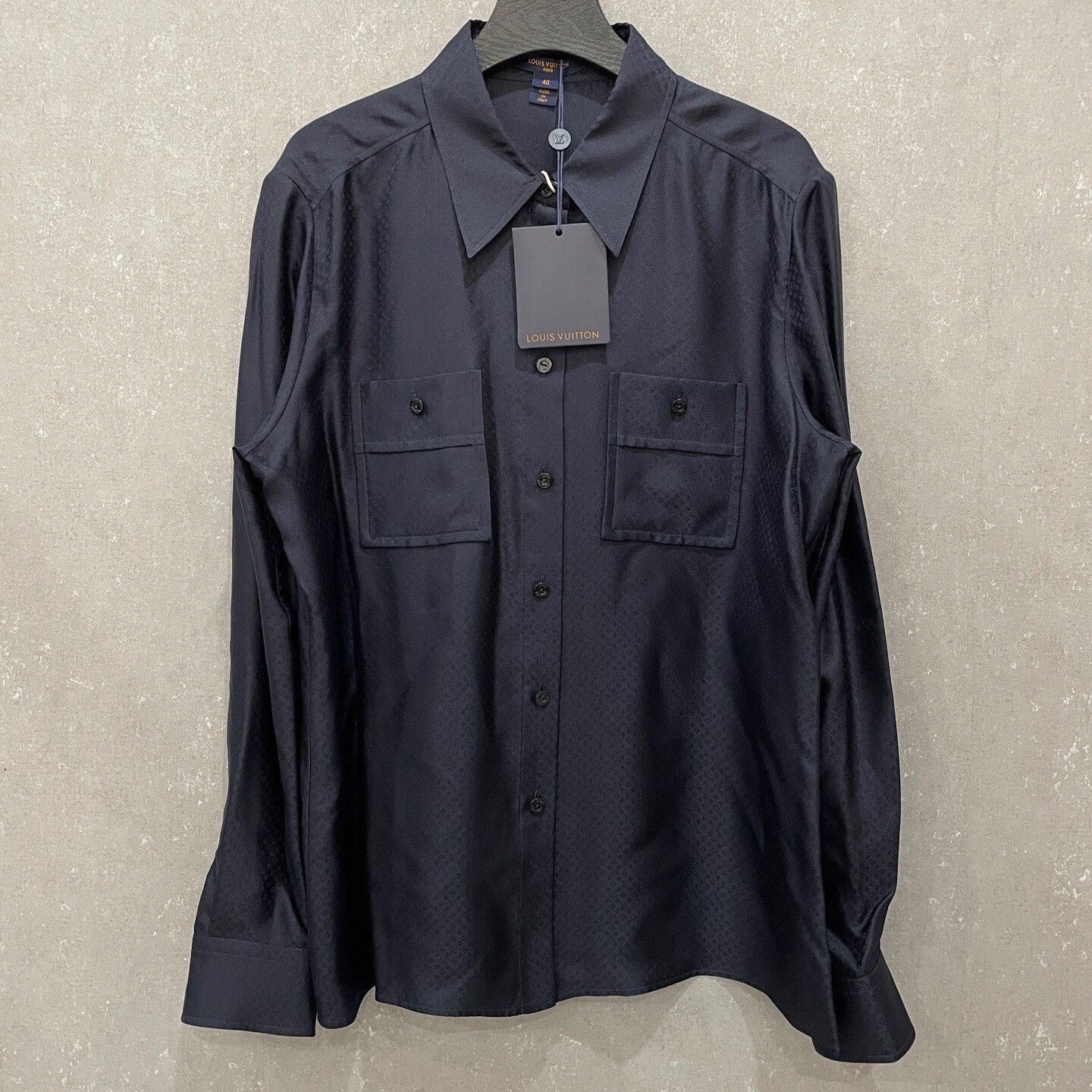 Louis Vuitton Louis Vuitton Monogram Silk Shirt Size 40 Size US M / EU 48-50 / 2 - 2 Thumbnail