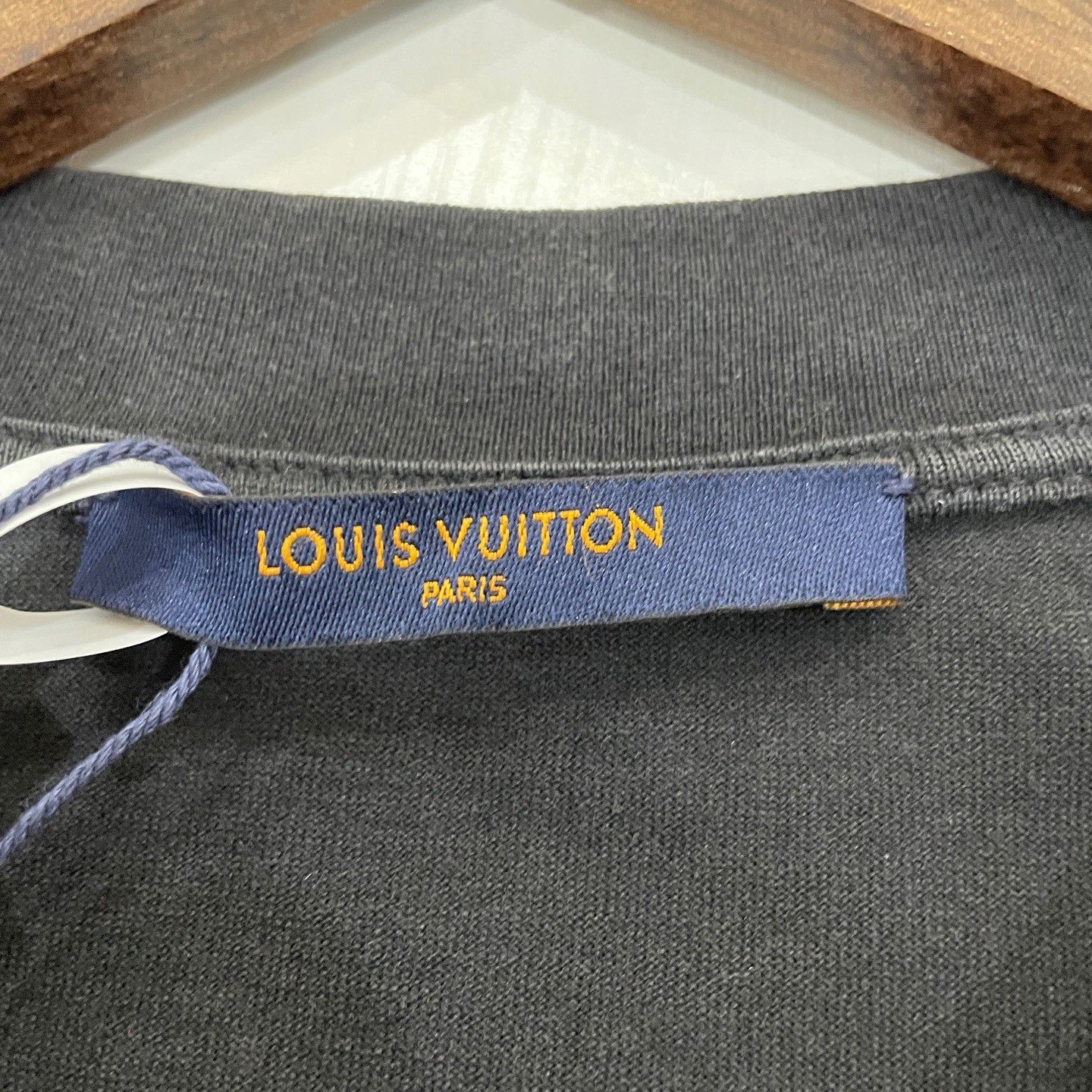 Louis Vuitton Louis Vuitton Monogram Gradient T-Shirt Size S Size US S / EU 44-46 / 1 - 4 Thumbnail