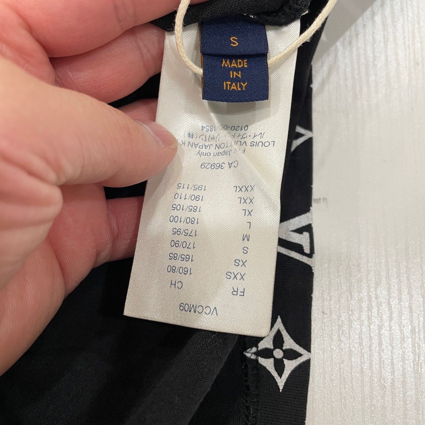 Louis Vuitton Louis Vuitton Monogram Gradient T-Shirt Size S Size US S / EU 44-46 / 1 - 5 Thumbnail