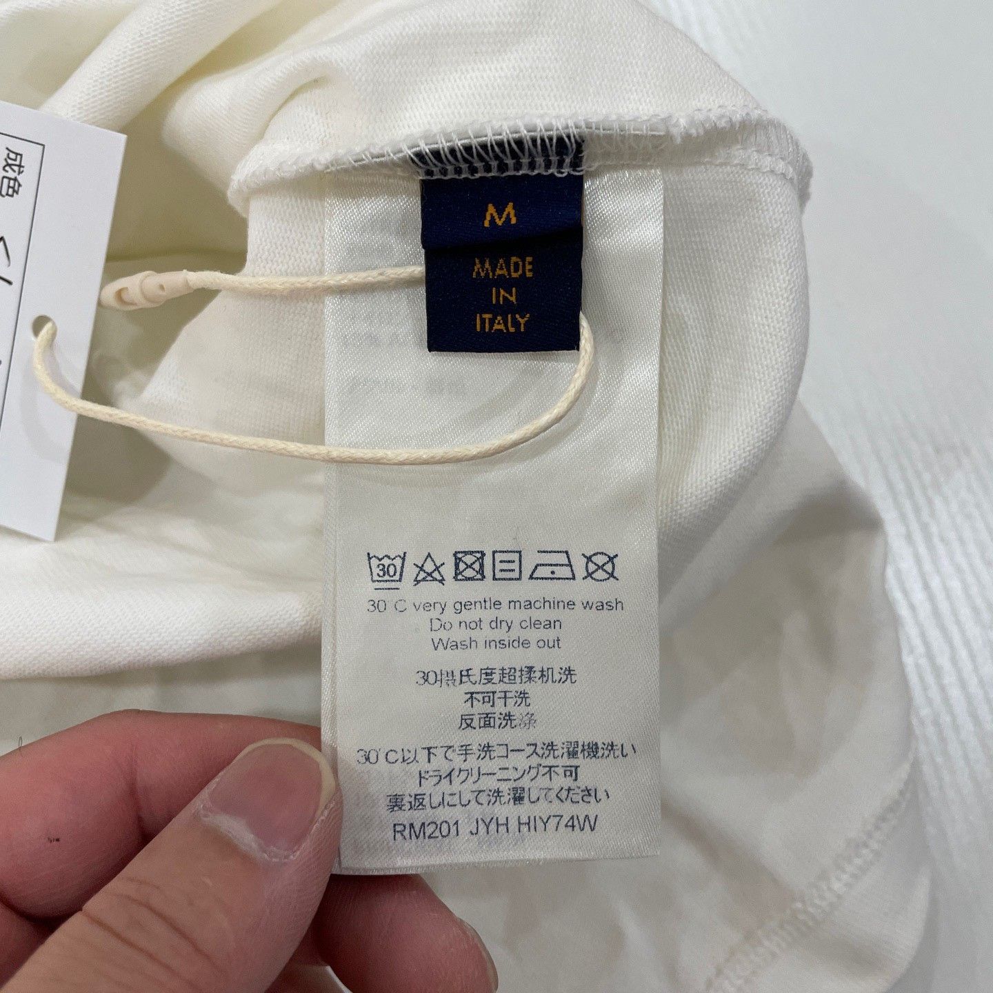 Louis Vuitton Louis Vuitton Monogram Flocked Pocket T-Shirt Size M Size US M / EU 48-50 / 2 - 6 Thumbnail