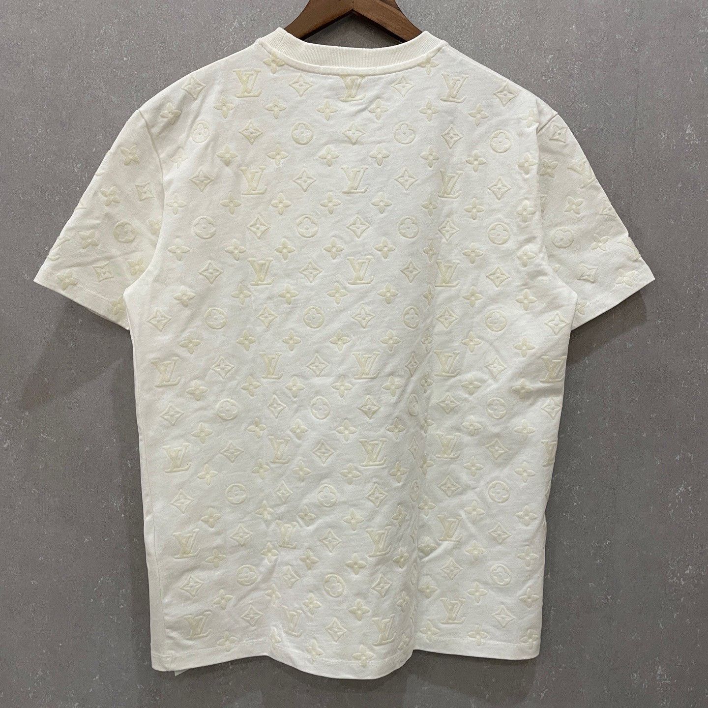 Louis Vuitton Louis Vuitton Monogram Flocked Pocket T-Shirt Size M Size US M / EU 48-50 / 2 - 4 Thumbnail