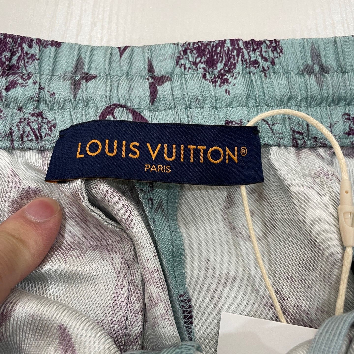 Louis Vuitton Louis Vuitton Monogram Landscape Silk Shorts 52 Size US 36 / EU 52 - 5 Thumbnail