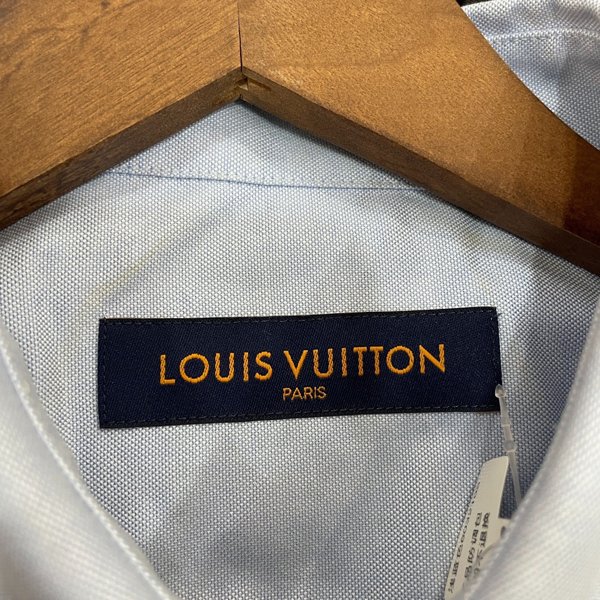 Louis Vuitton Louis Vuitton Floral Embroidered Blue Shirt L Size US L / EU 52-54 / 3 - 4 Thumbnail