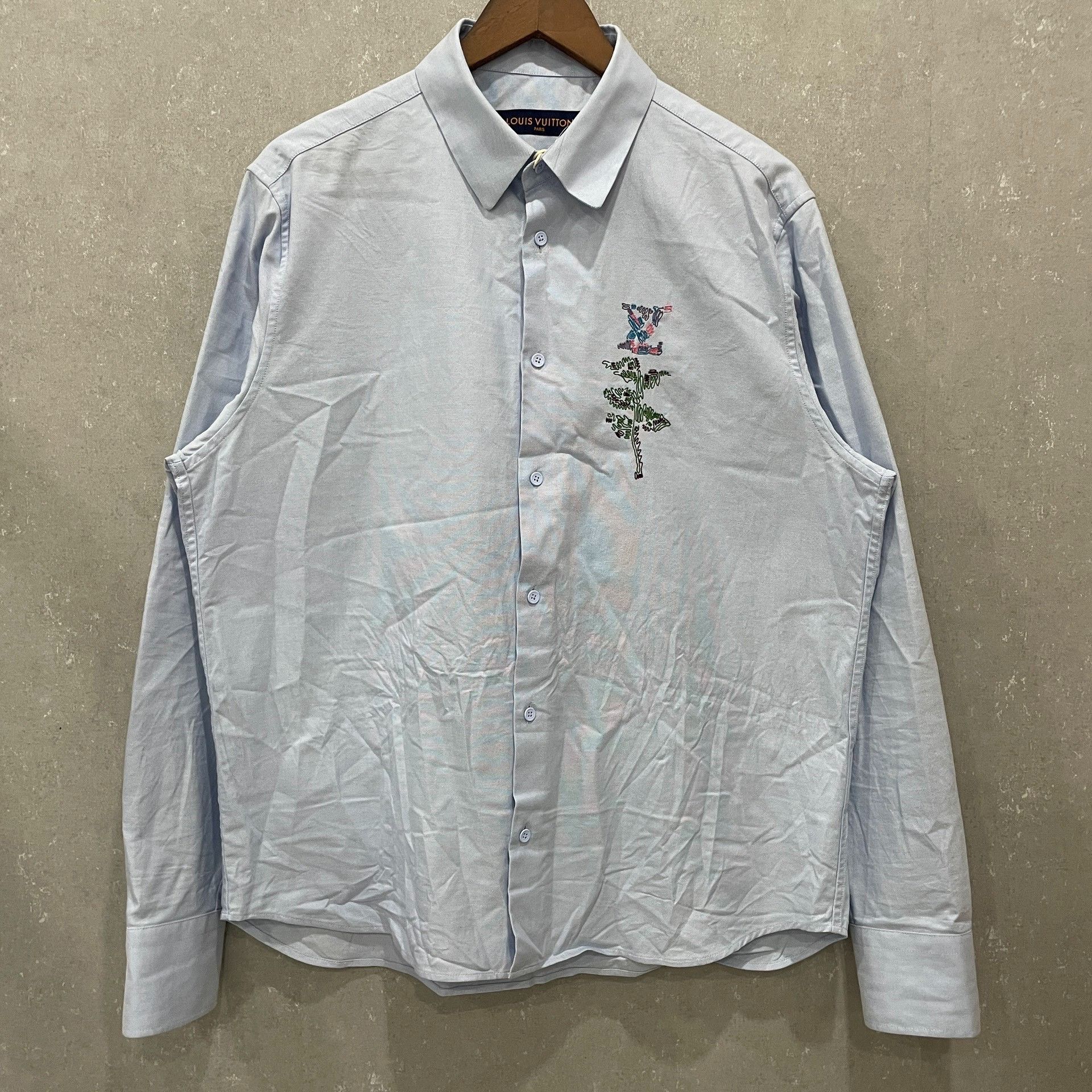 Louis Vuitton Louis Vuitton Floral Embroidered Blue Shirt L Size US L / EU 52-54 / 3 - 2 Thumbnail