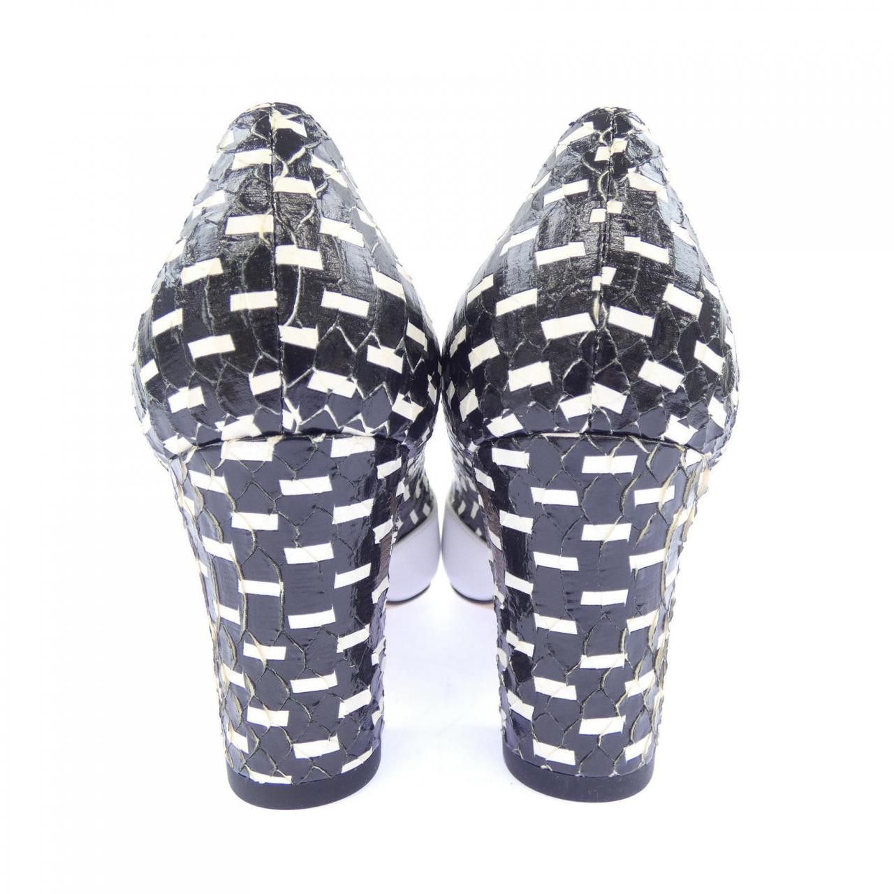 Manolo Blahnik Manolo Blahnik Manolo Blahnik Python Pumps Leather Shoes DUTY FREE for USA Size ONE SIZE - 5 Thumbnail