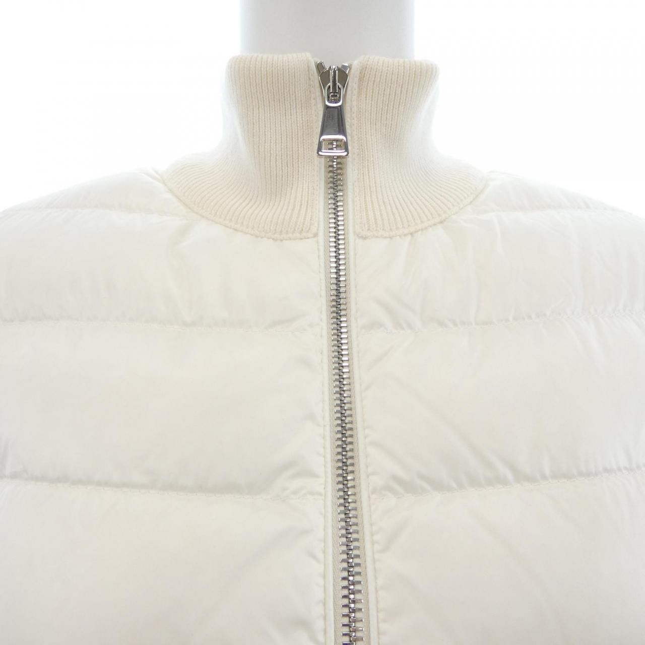 Moncler Moncler Moncler Down Jacket Textile Outerwear 10939B00031 DUTY FREE for USA Size ONE SIZE - 7 Thumbnail