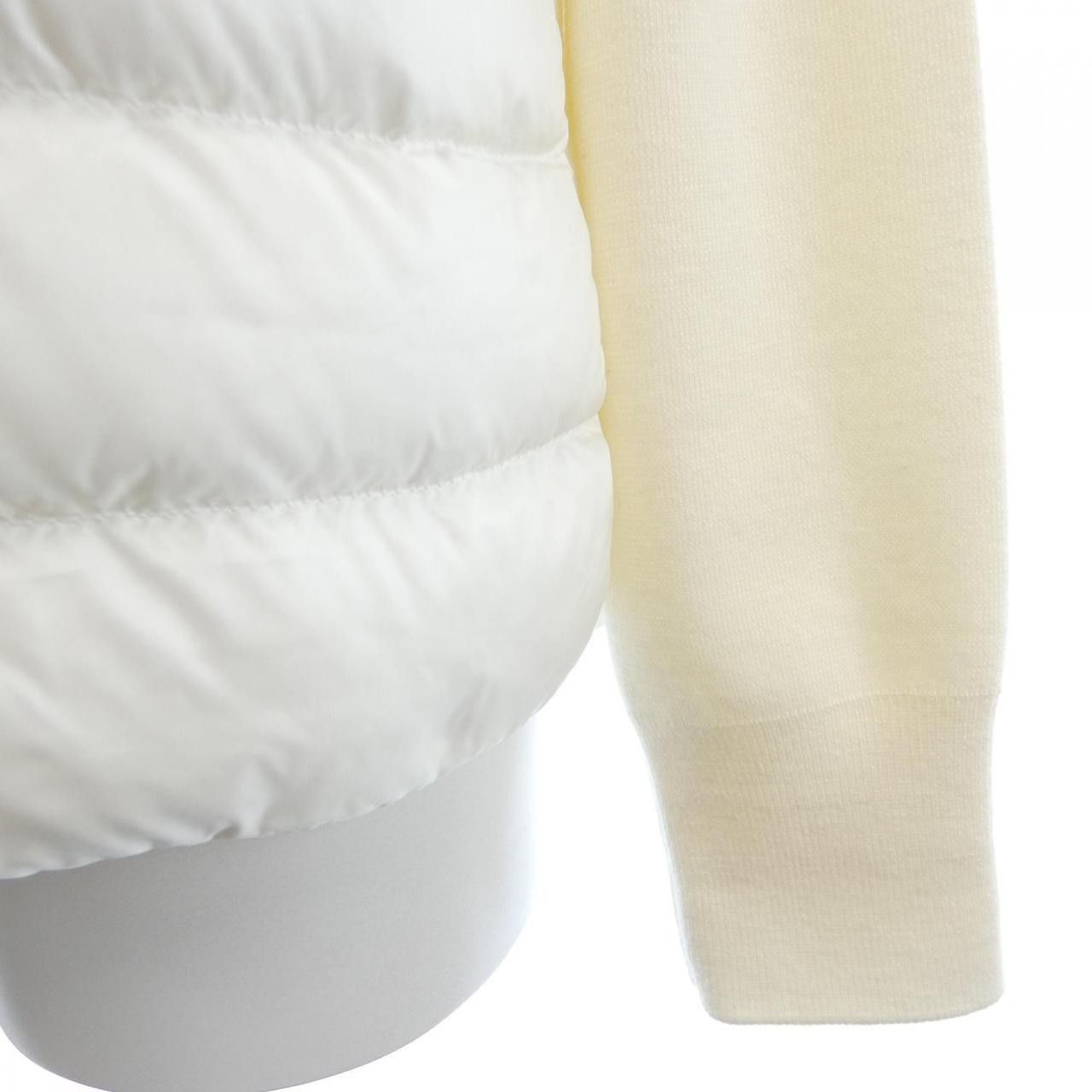 Moncler Moncler Moncler Down Jacket Textile Outerwear 10939B00031 DUTY FREE for USA Size ONE SIZE - 8 Thumbnail