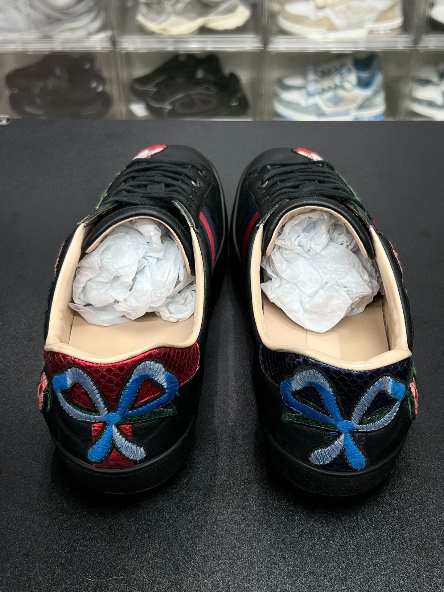 Gucci Gucci Embroidered Lowtop Sneakers 9.5 Men Size US 9.5 / EU 42-43 - 7 Thumbnail