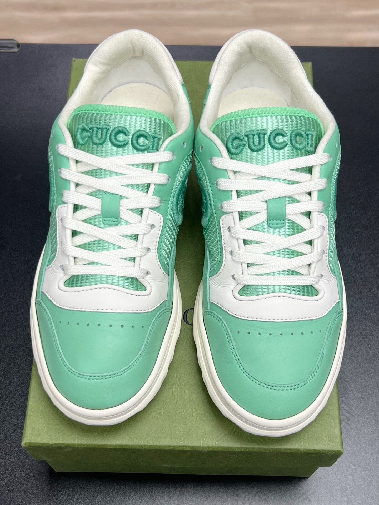 Gucci Gucci Lowtop Sneakers us_7 Women Size US 7 / IT 37 - 3 Thumbnail