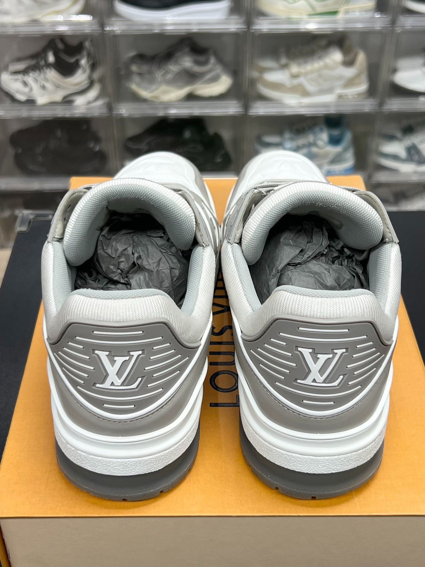 Louis Vuitton Louis Vuitton Training White Lowtop Sneakers 10 Men Size US 10 / EU 43 - 7 Thumbnail