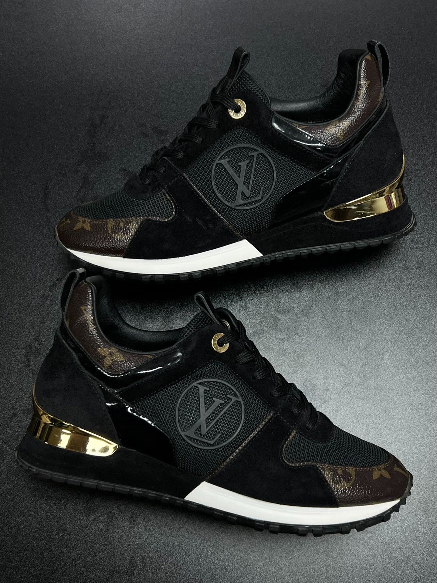 Louis Vuitton Louis Vuitton Casual Black Lowtop Sneakers us_6 Women Size US 6 / IT 36 - 4 Thumbnail