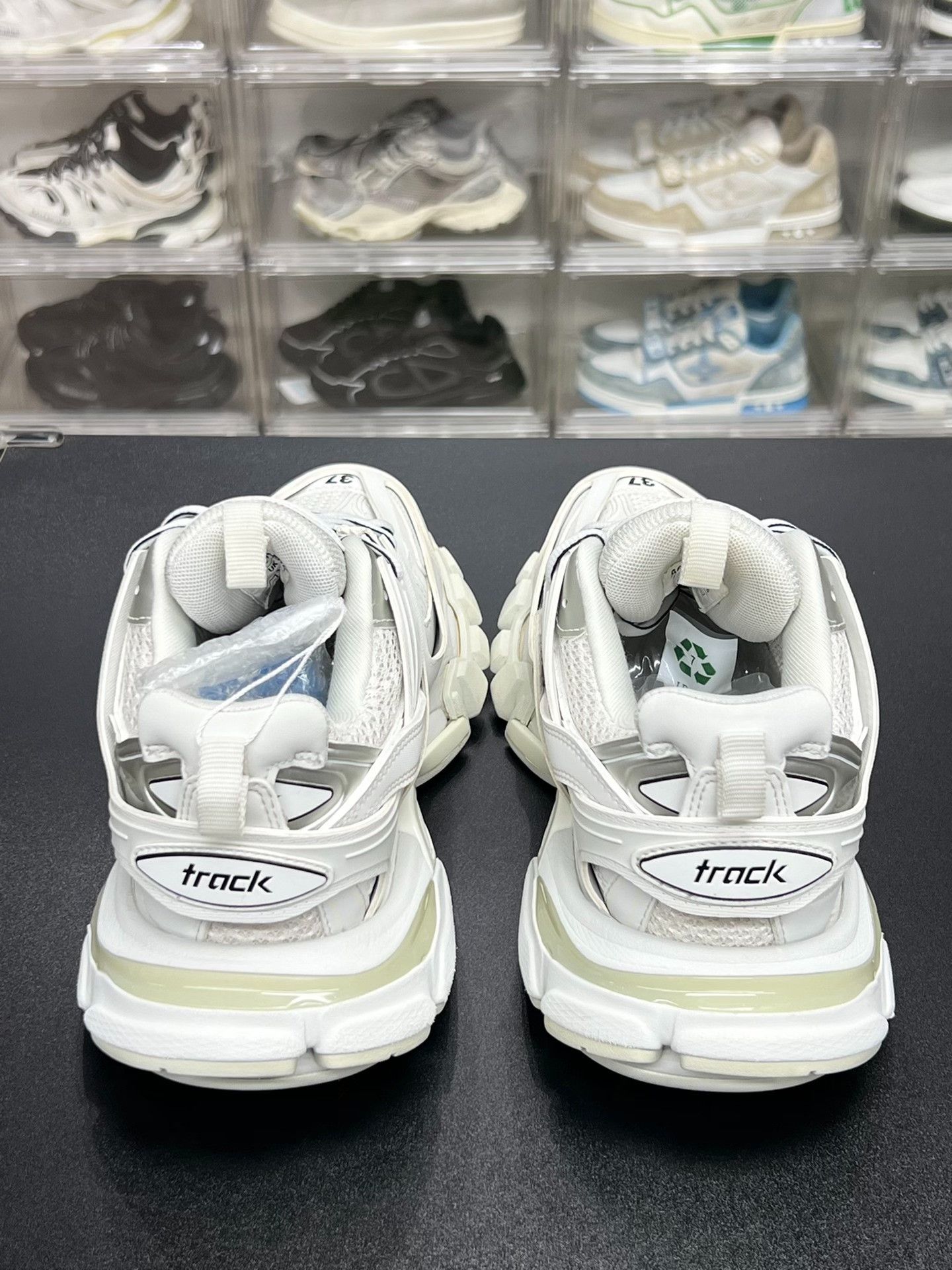 Balenciaga Balenciaga White Lowtop Sneakers us_7 Women Size US 7 / IT 37 - 7 Thumbnail