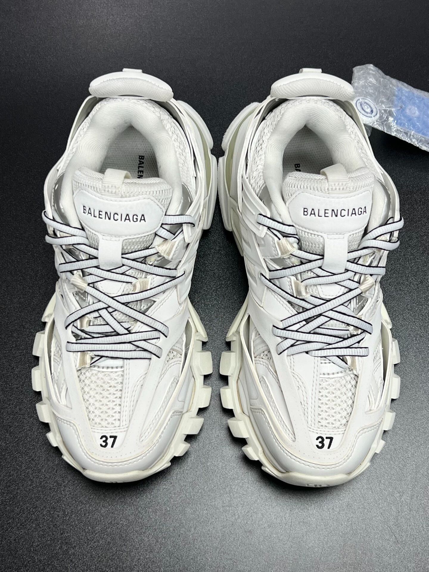 Balenciaga Balenciaga White Lowtop Sneakers us_7 Women Size US 7 / IT 37 - 3 Thumbnail