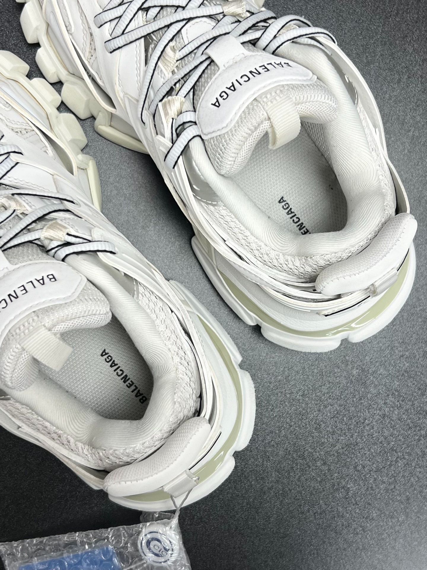 Balenciaga Balenciaga White Lowtop Sneakers us_7 Women Size US 7 / IT 37 - 4 Thumbnail