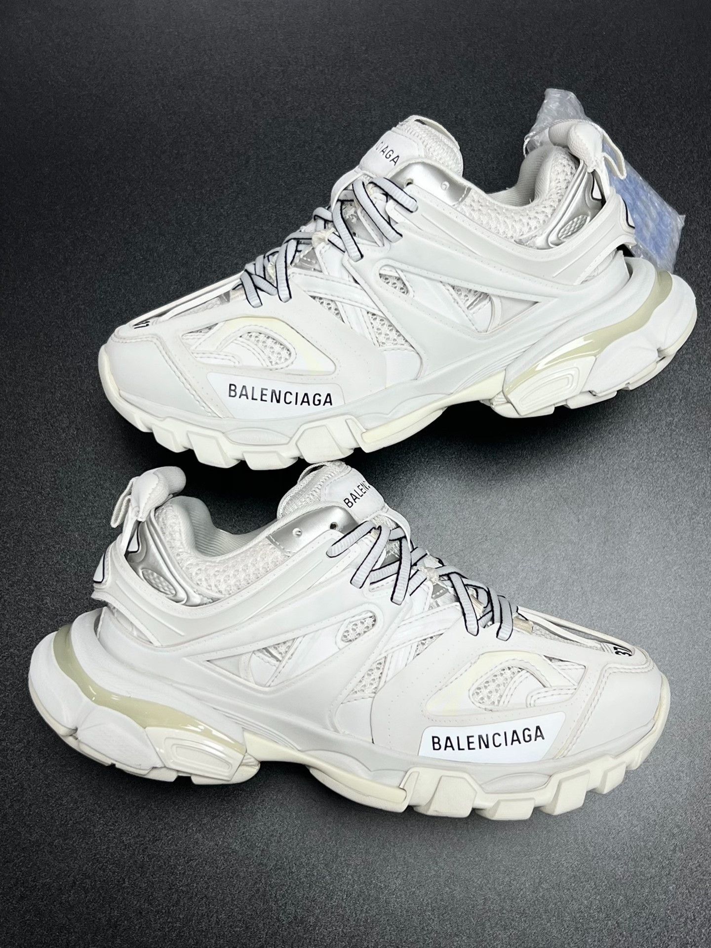 Balenciaga Balenciaga White Lowtop Sneakers us_7 Women Size US 7 / IT 37 - 5 Thumbnail