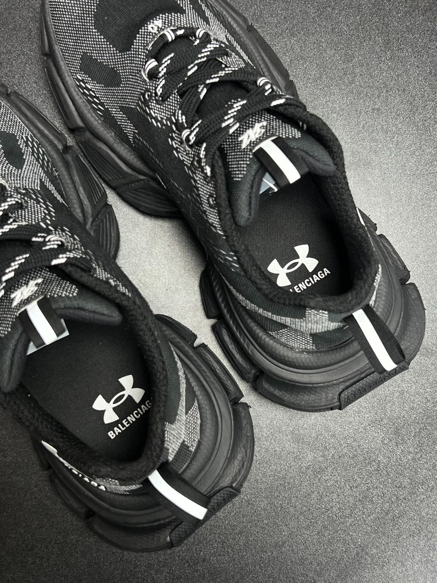 Balenciaga Balenciaga Black Lowtop Sneakers 7 Men Size US 7 / EU 40 - 4 Thumbnail