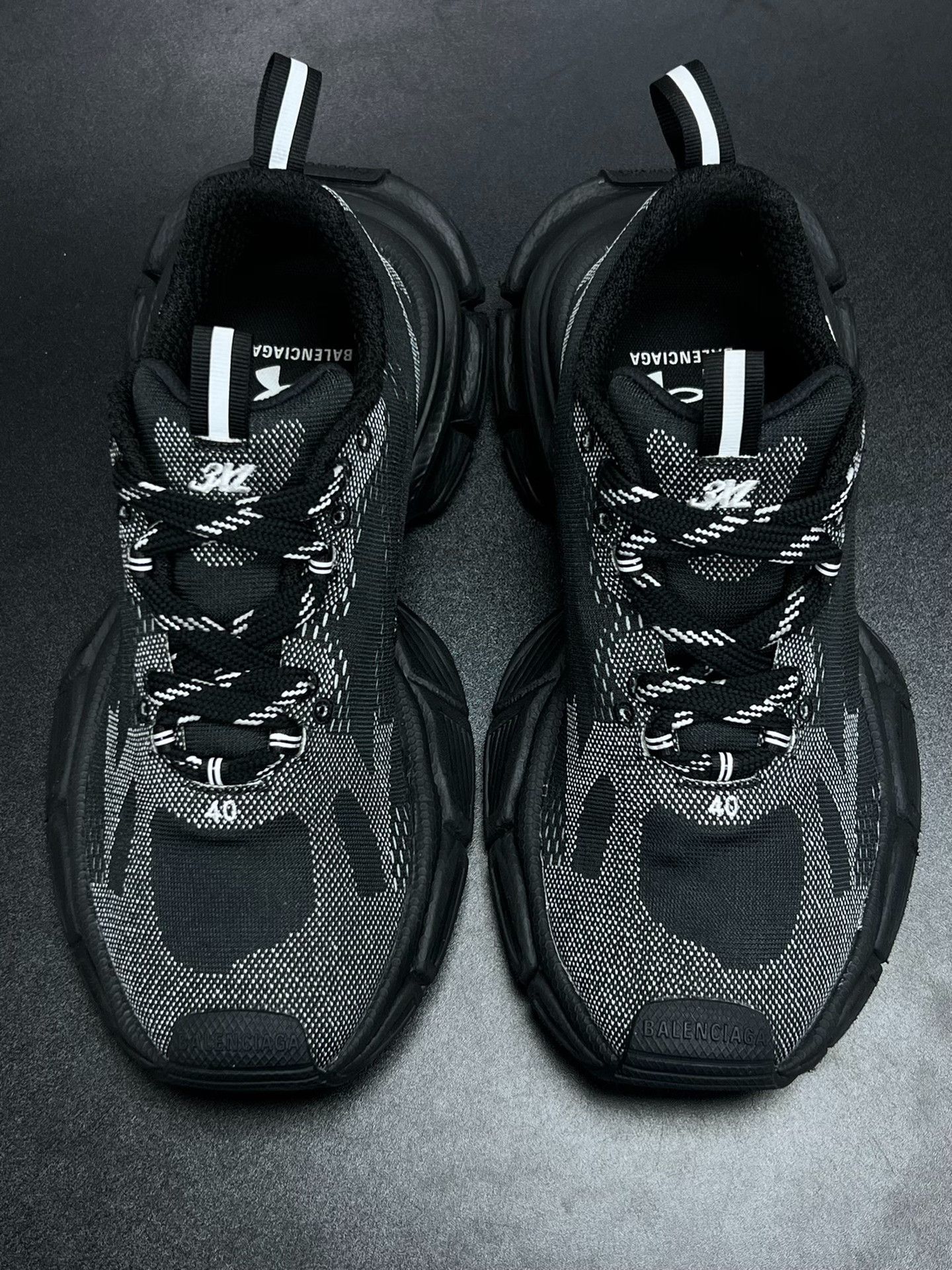 Balenciaga Balenciaga Black Lowtop Sneakers 7 Men Size US 7 / EU 40 - 3 Thumbnail
