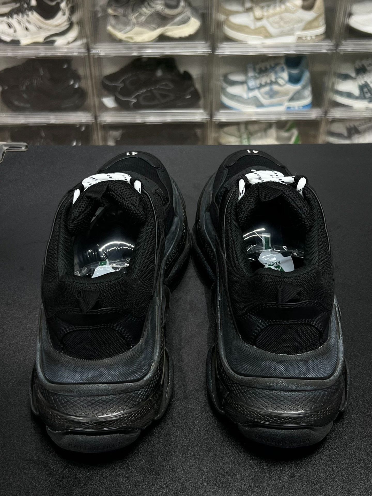 Balenciaga Balenciaga Black Lowtop Sneakers 8 Men Size US 8 / EU 41 - 7 Thumbnail