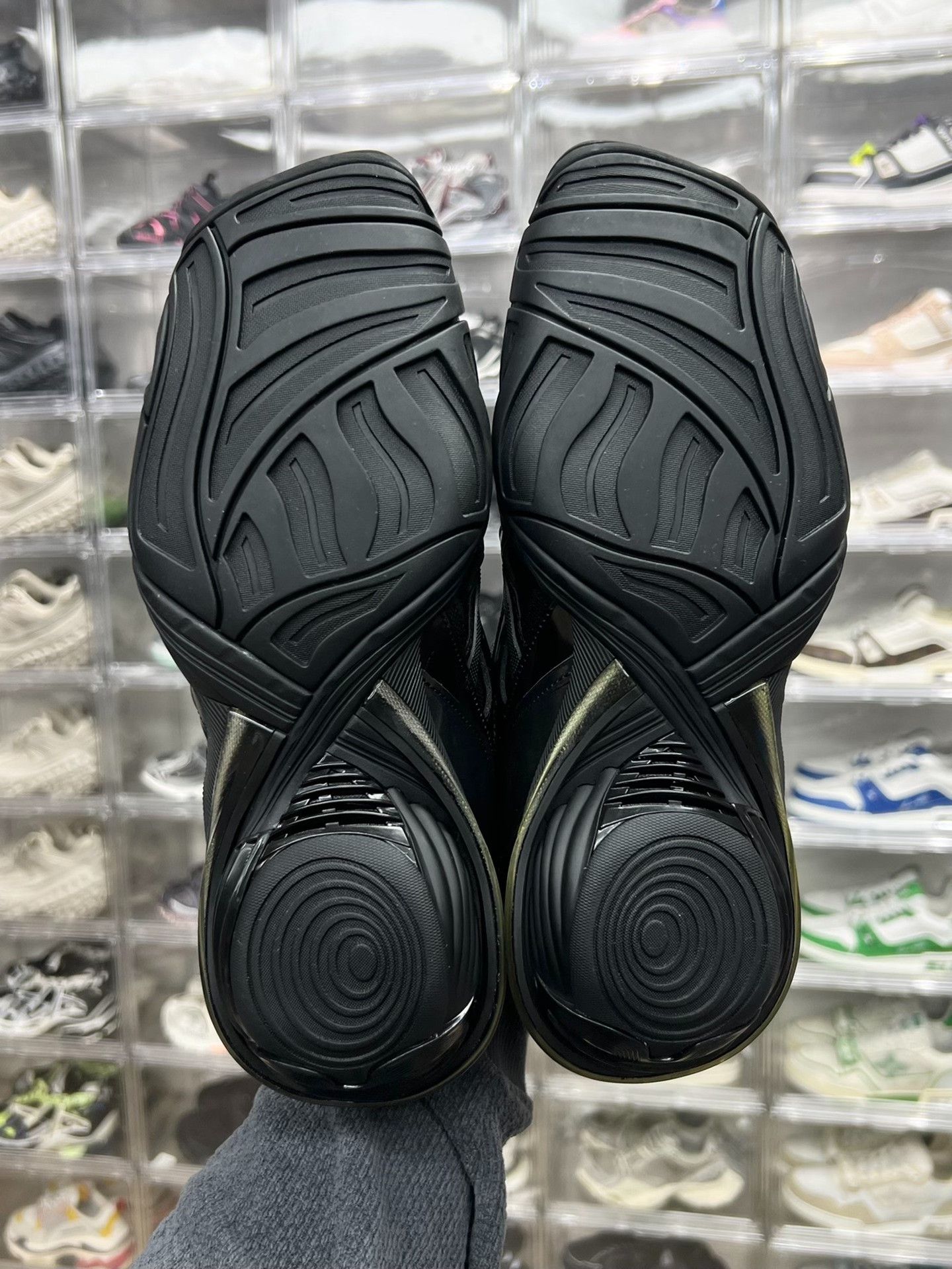 Balenciaga Balenciaga Black Lowtop Sneakers 7 Men Size US 7 / EU 40 - 8 Thumbnail