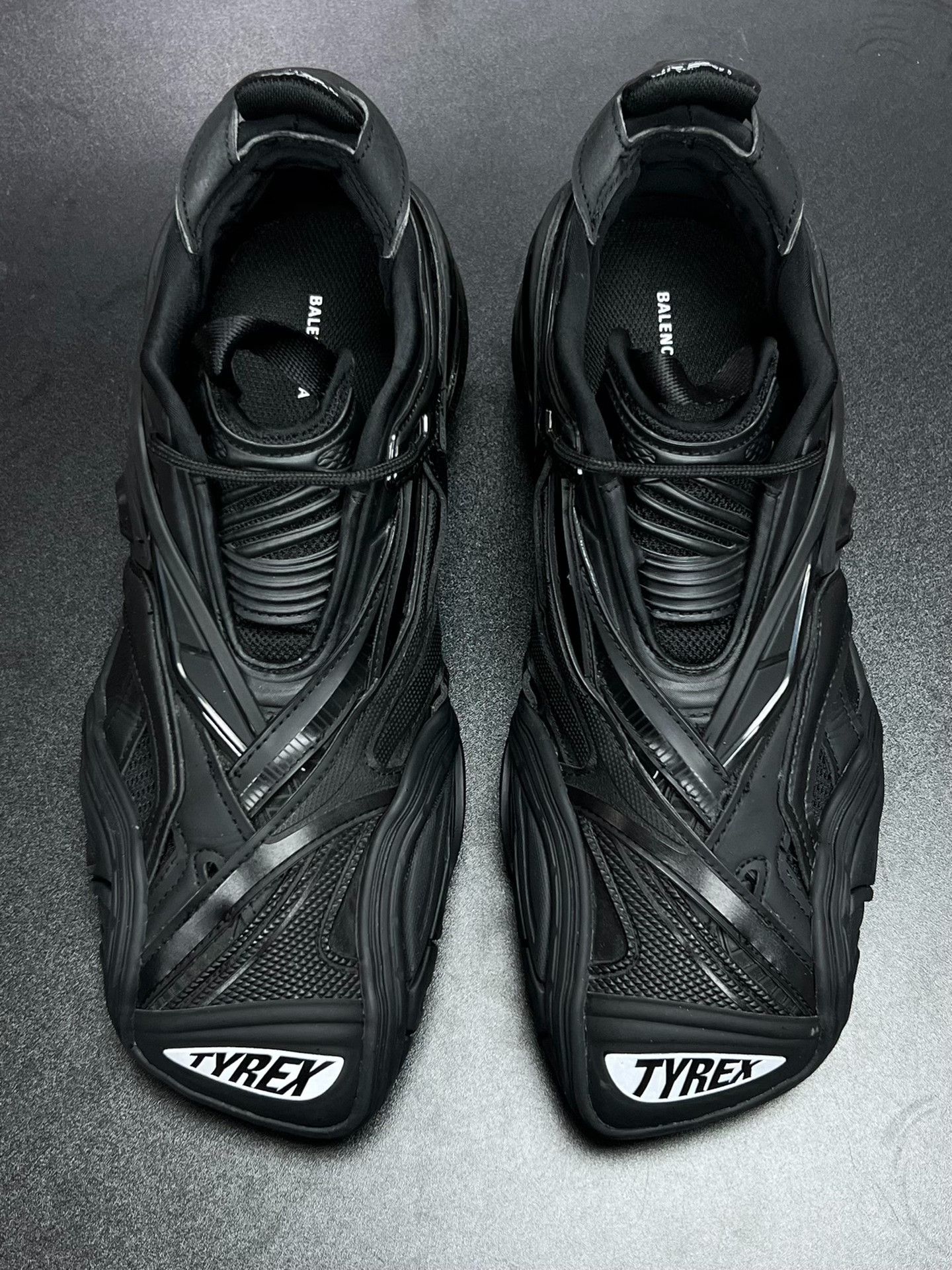 Balenciaga Balenciaga Black Lowtop Sneakers 7 Men Size US 7 / EU 40 - 3 Thumbnail