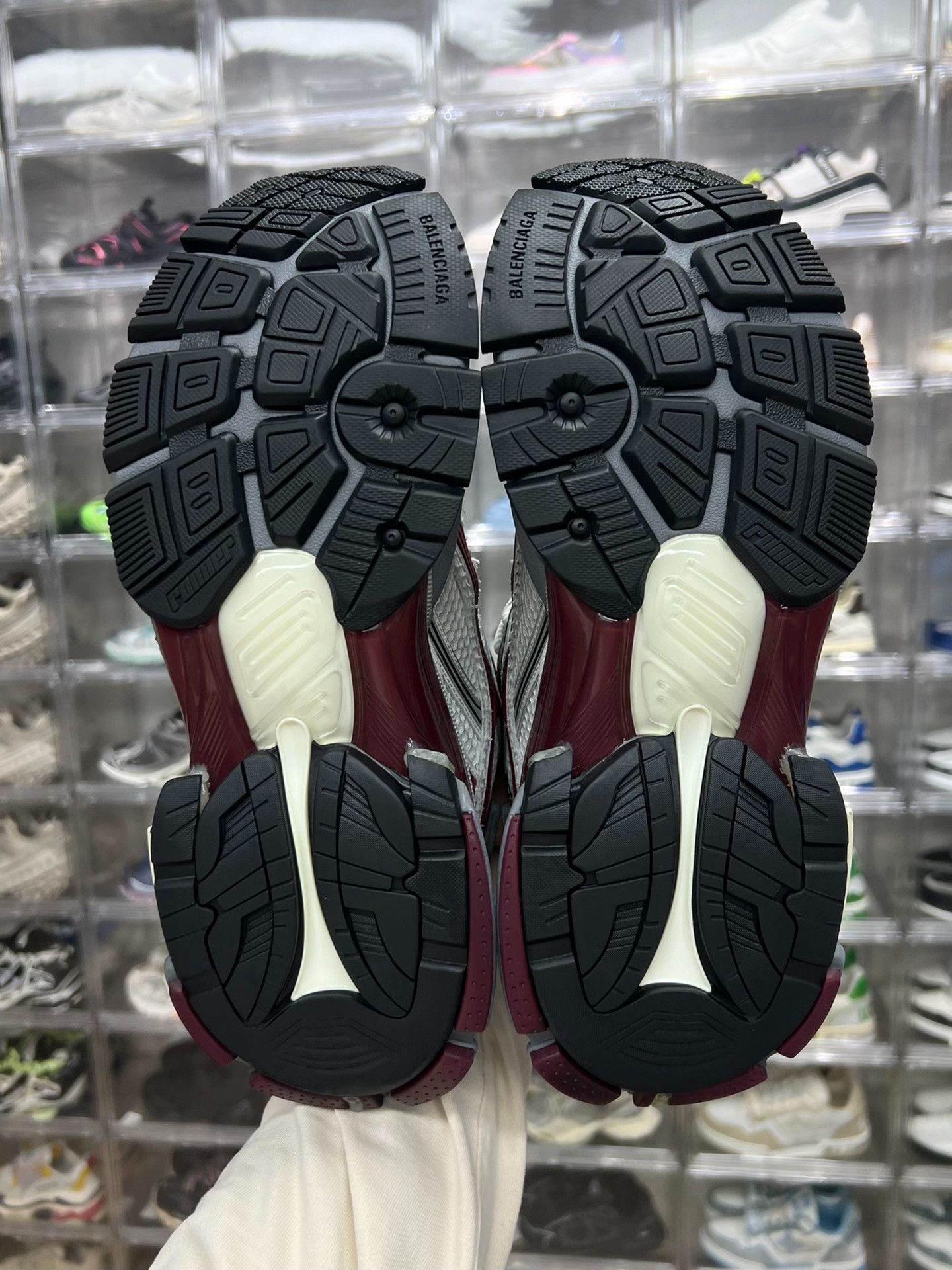 Balenciaga Balenciaga Running Red Lowtop Sneakers 10 Men Size US 10 / EU 43 - 8 Thumbnail
